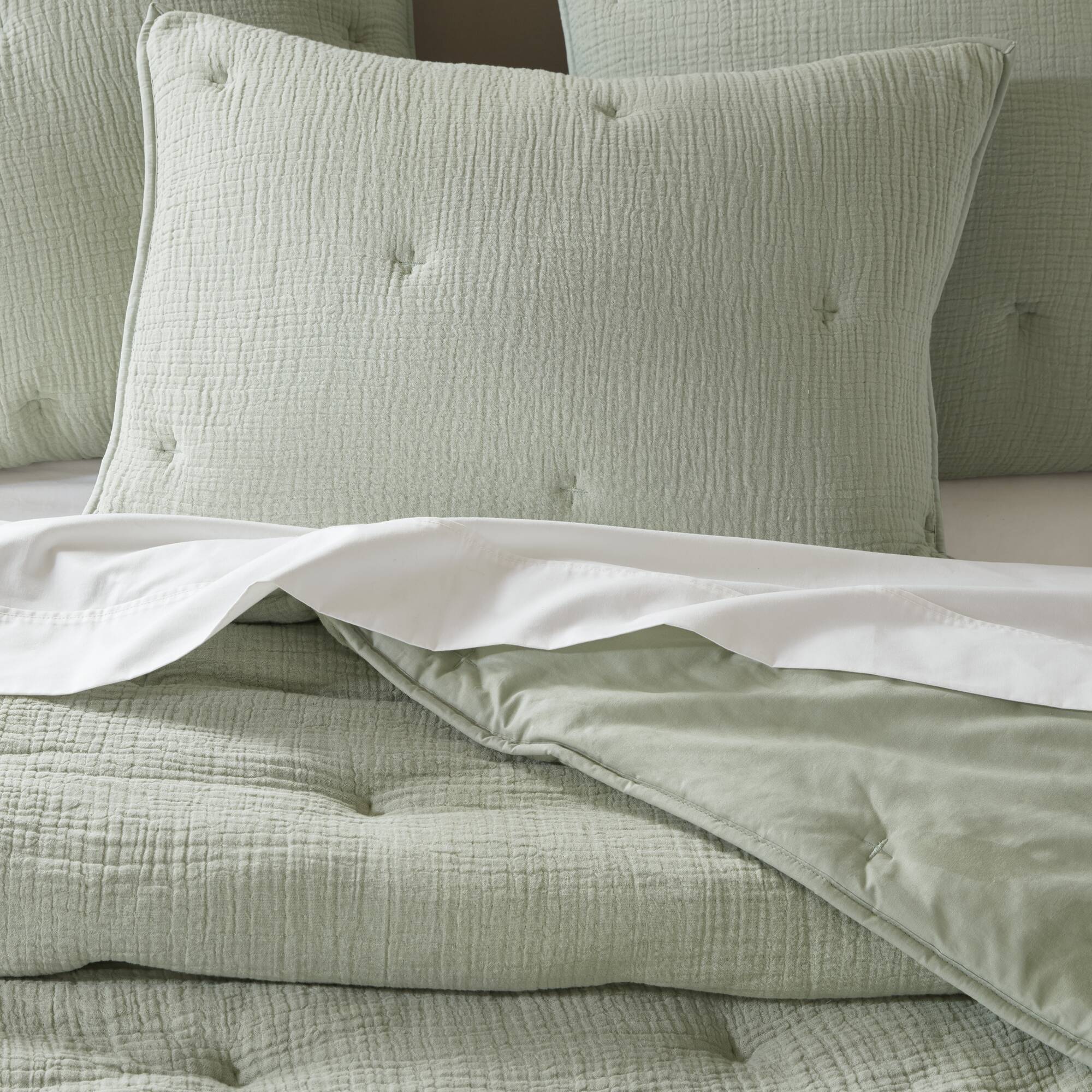 Breeze cotton gauze embroidered Quilt Set