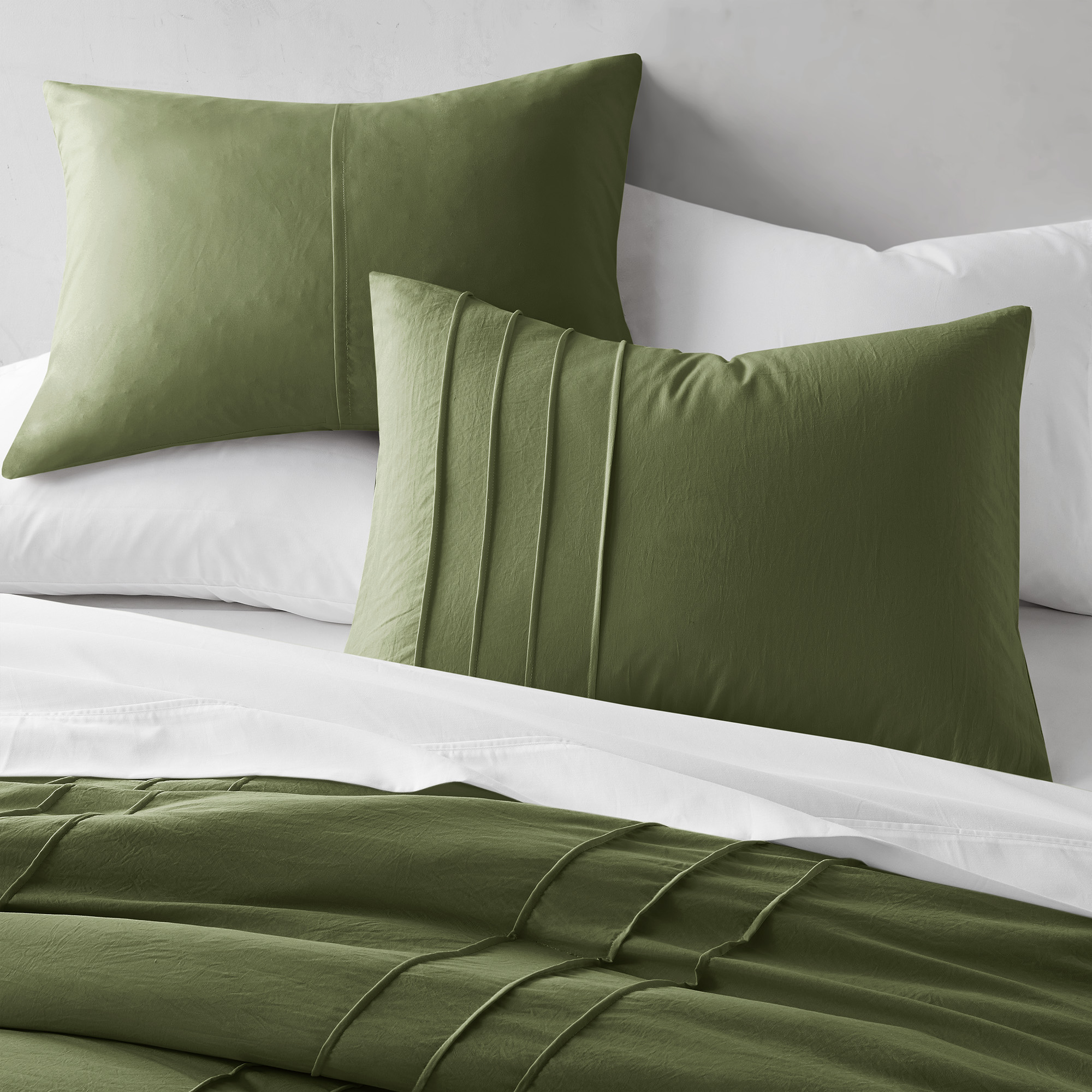Walker Soft Washed Pleated Comforter Set