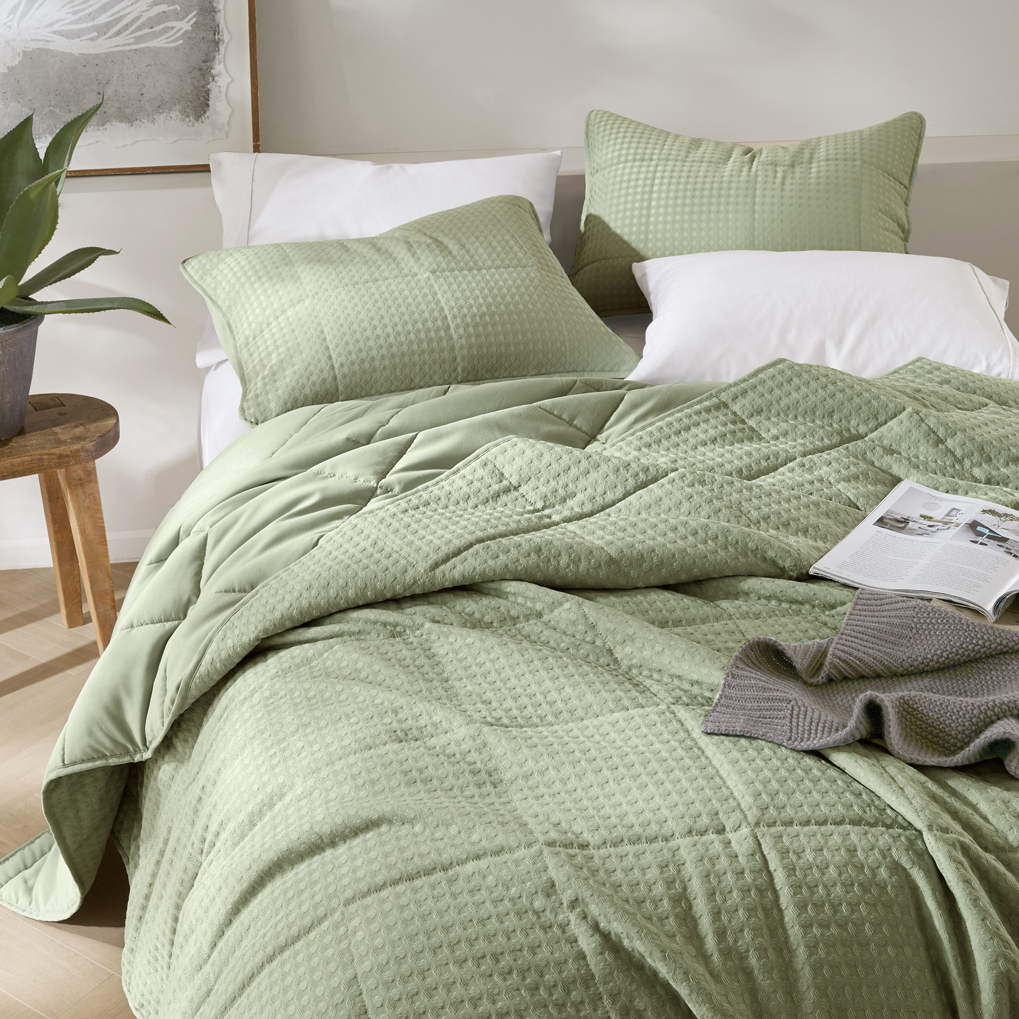 Mina Textured Quilt