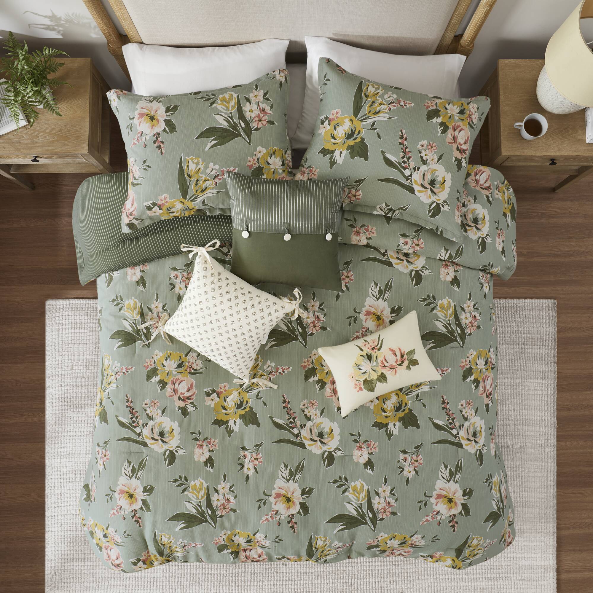 Salara Comforter Set