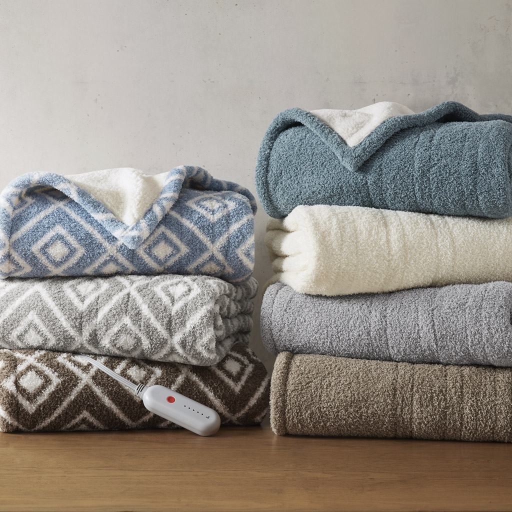 Amira Dream Soft Heated Throw