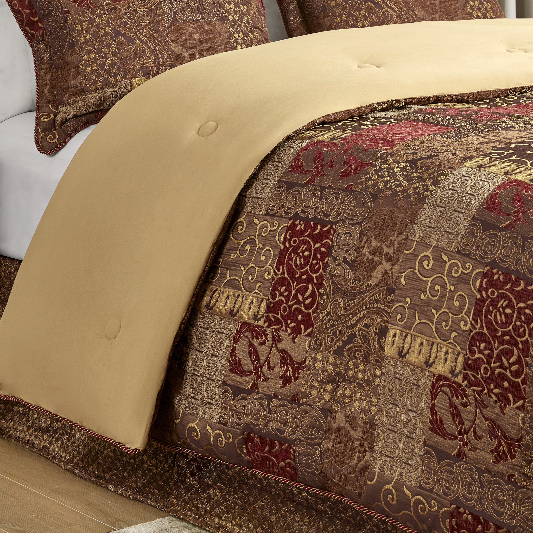 Galleria 4 Piece Comforter Set