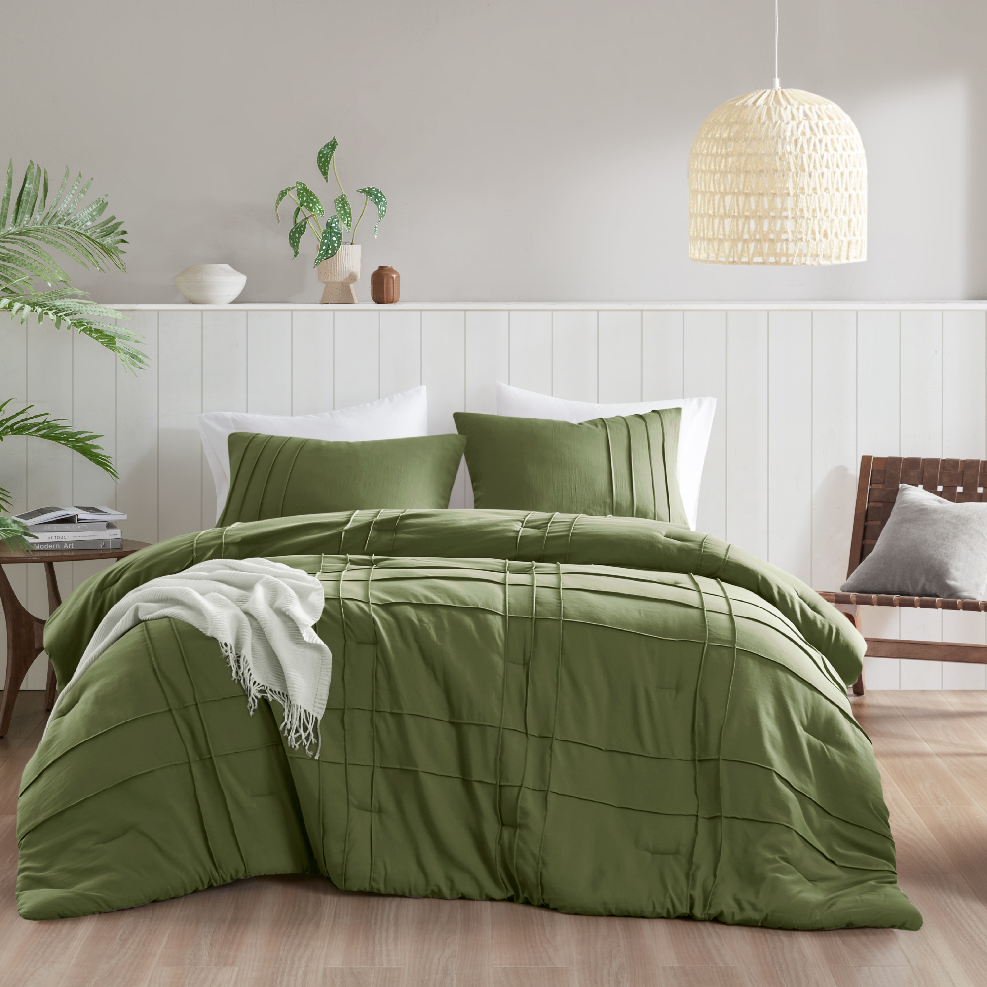 Walker Soft Washed Pleated Comforter Set