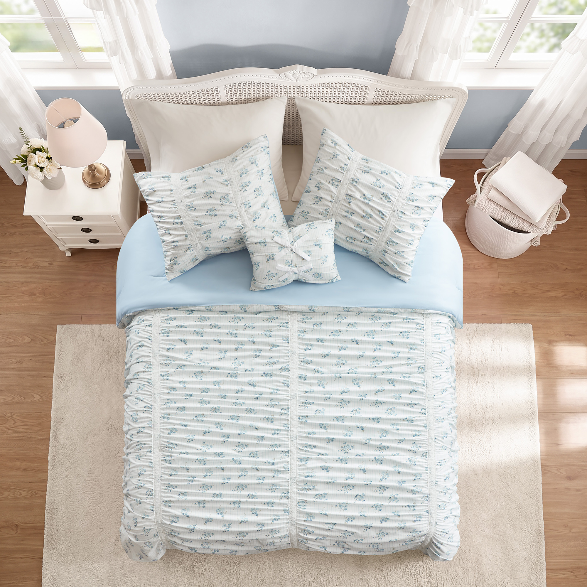 Anabelle Comforter Set