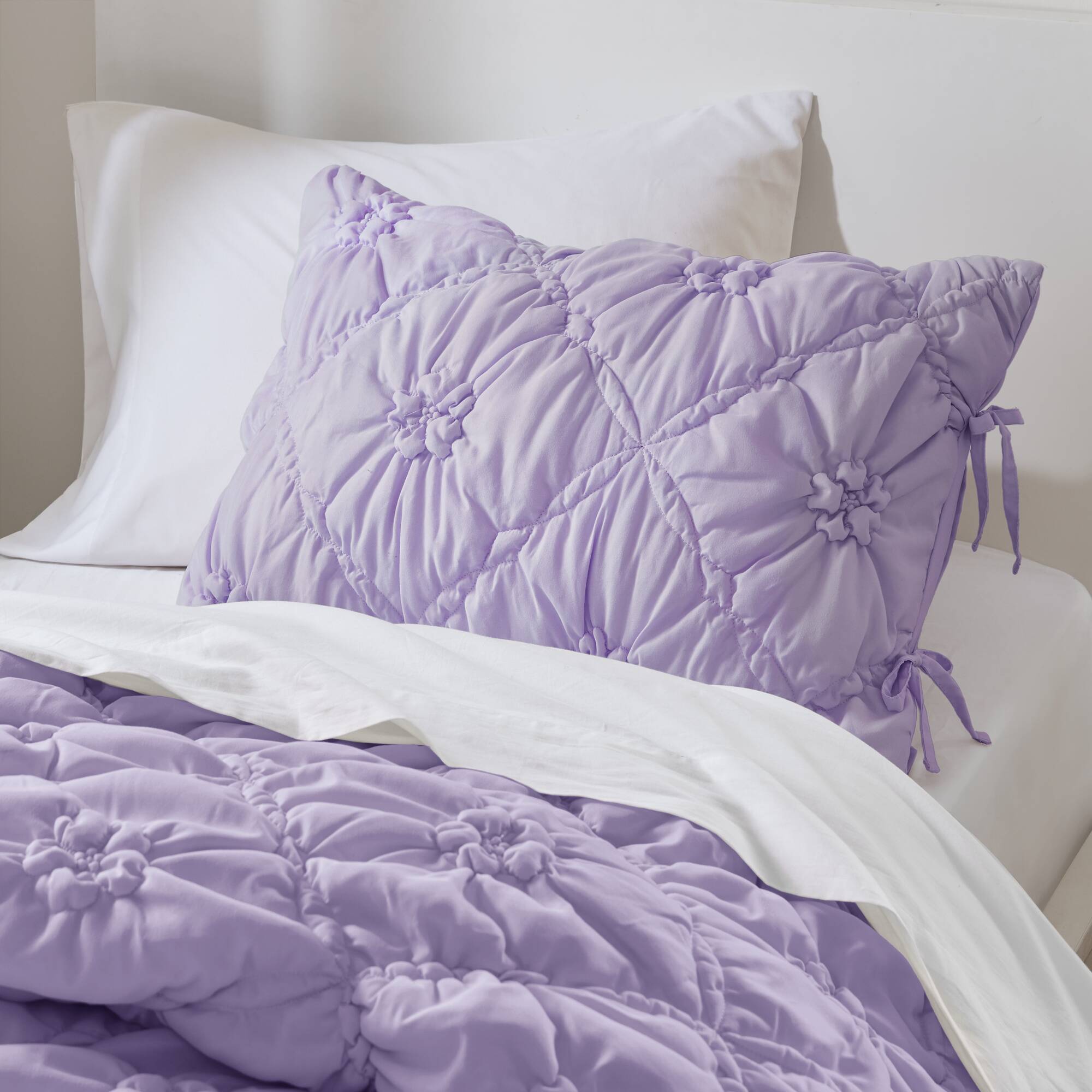 Lily Comforter Set