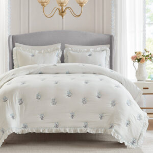 Aglaia Quilt Set from Intelligent Design in  Blue. Aglaia Quilt Set from Intelligent Design in  Blue. Aglaia Quilt Set from Intelligent Design in  Blue. Aglaia Quilt Set from Intelligent Design in  Blue. Aglaia Quilt Set from Intelligent Design in  Blue.
