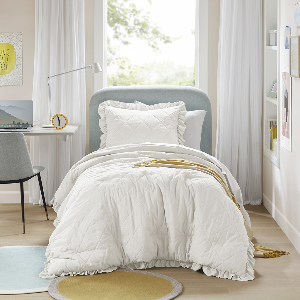 Hannah Diamond Quilted Ruffle Edge Comforter Set