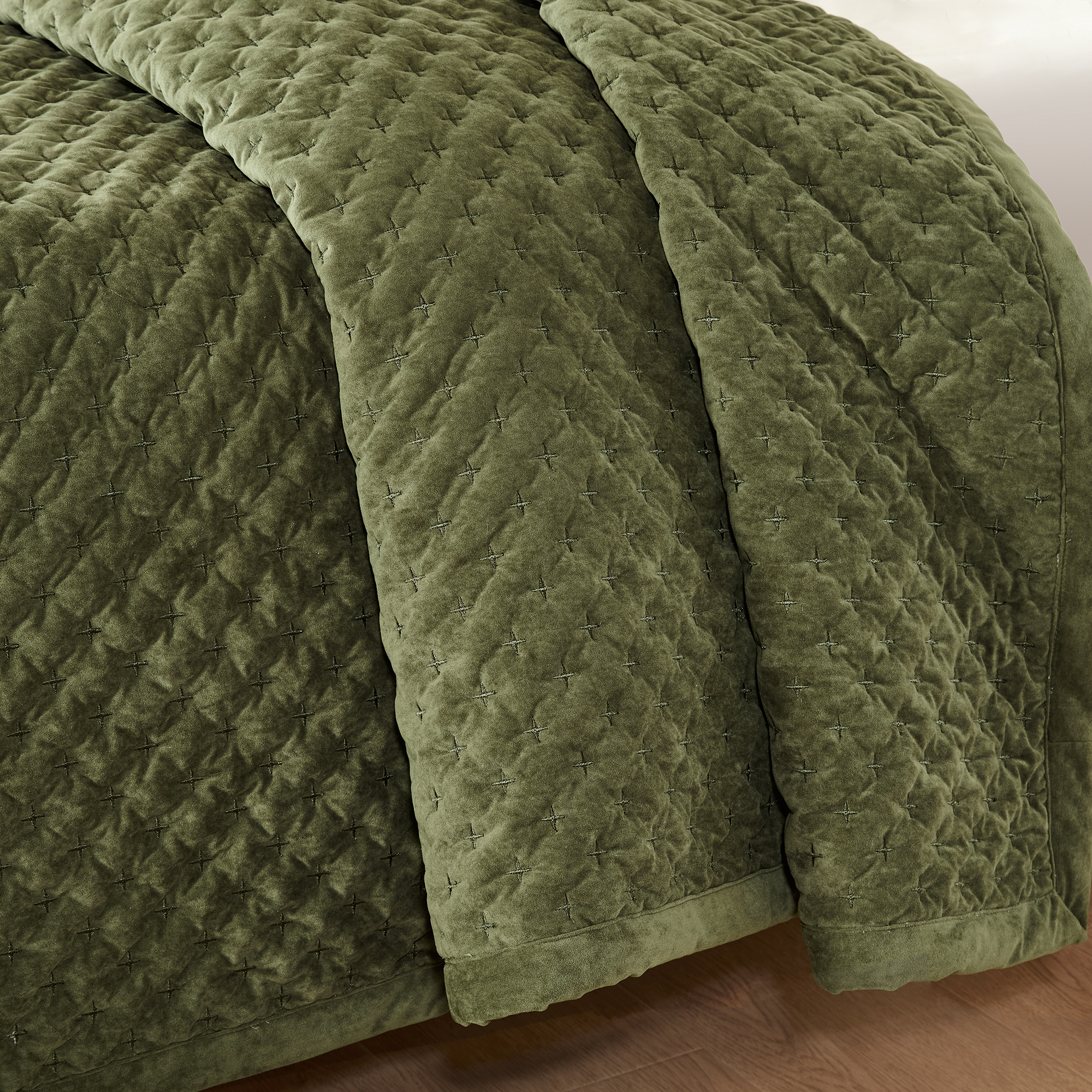Charleston Velvet Coverlet Mini Set