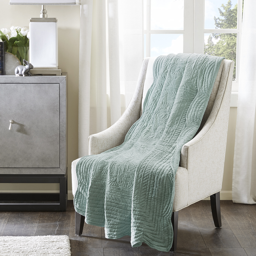 Tuscany Oversized Quilted Throw with Scalloped Edges