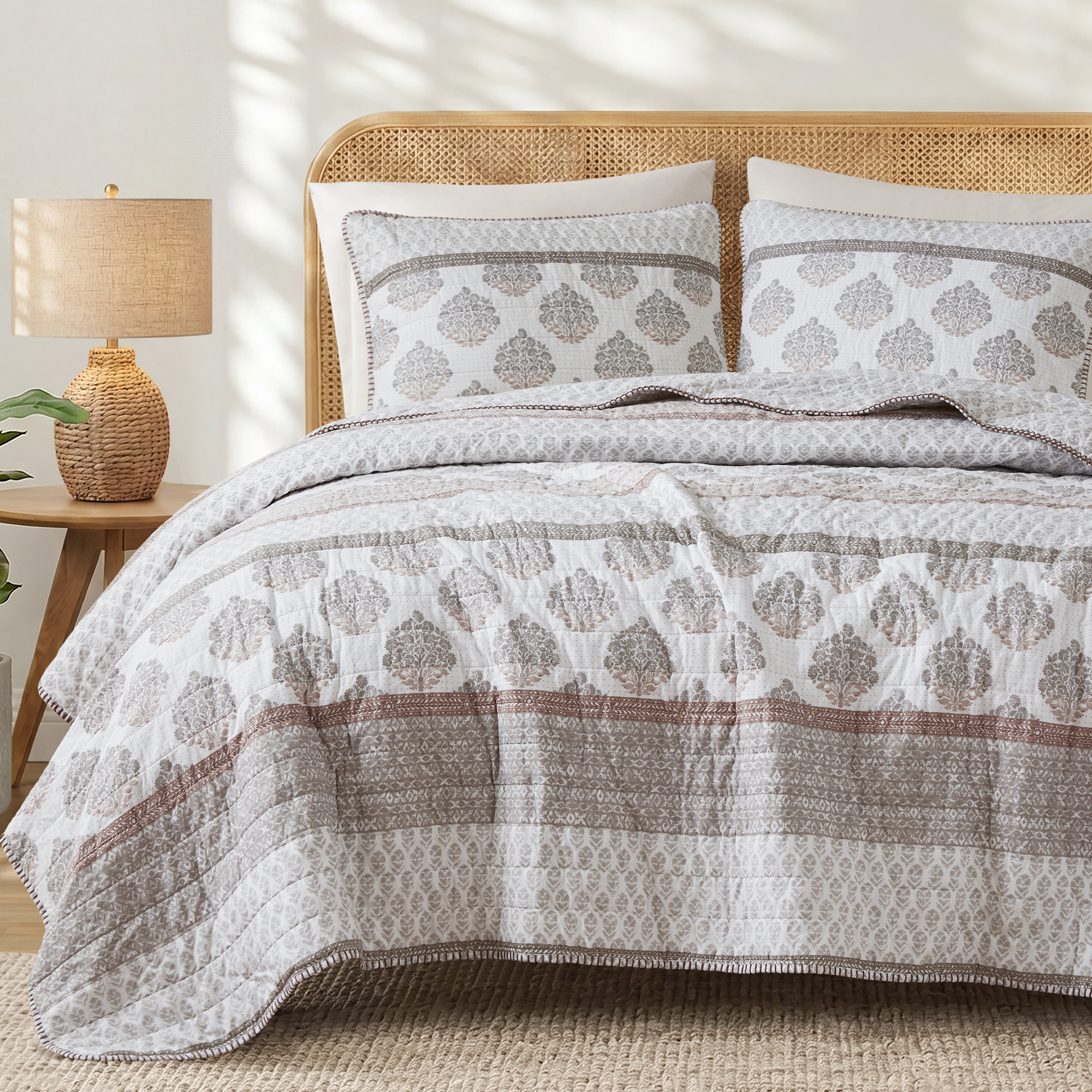Surya Quilt Set