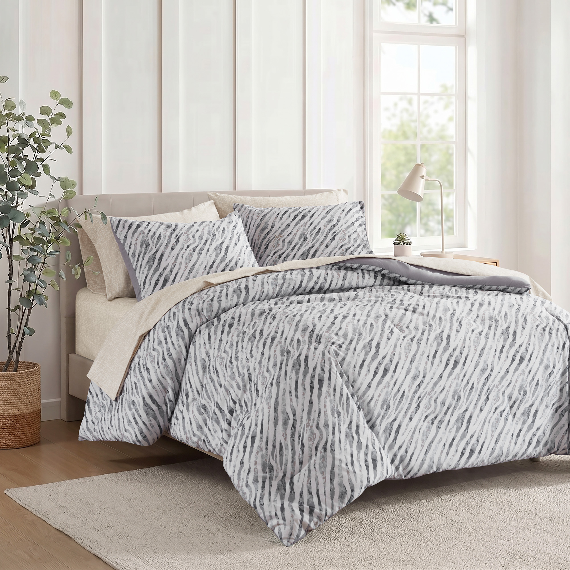 Nixon Comforter Set