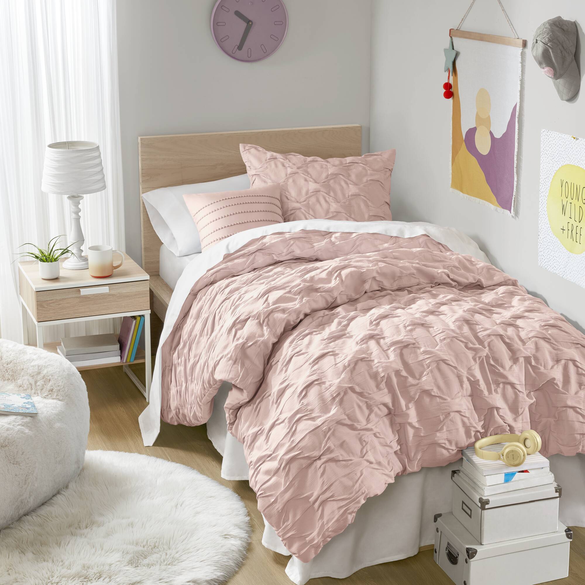 Bailey Diamond Pintuck Pleated Woven Comforter Set