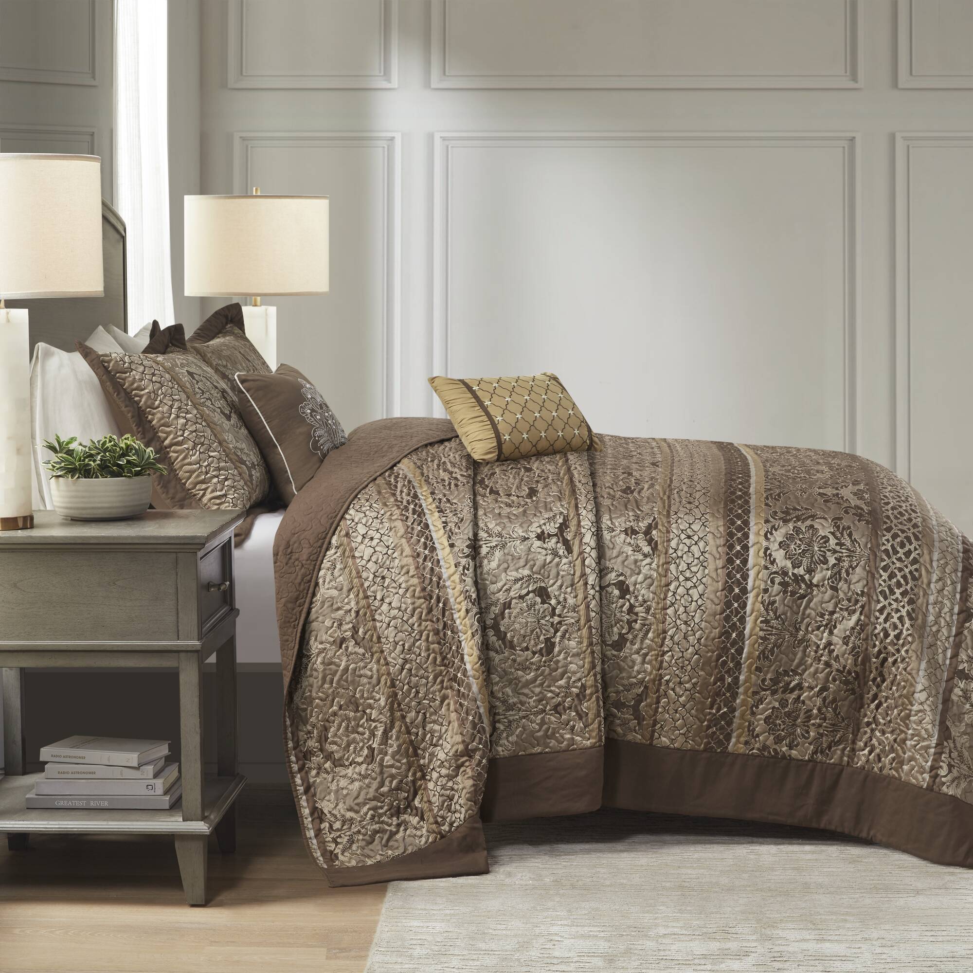 Bellagio 5 Piece Reversible Jacquard Bedspread Set