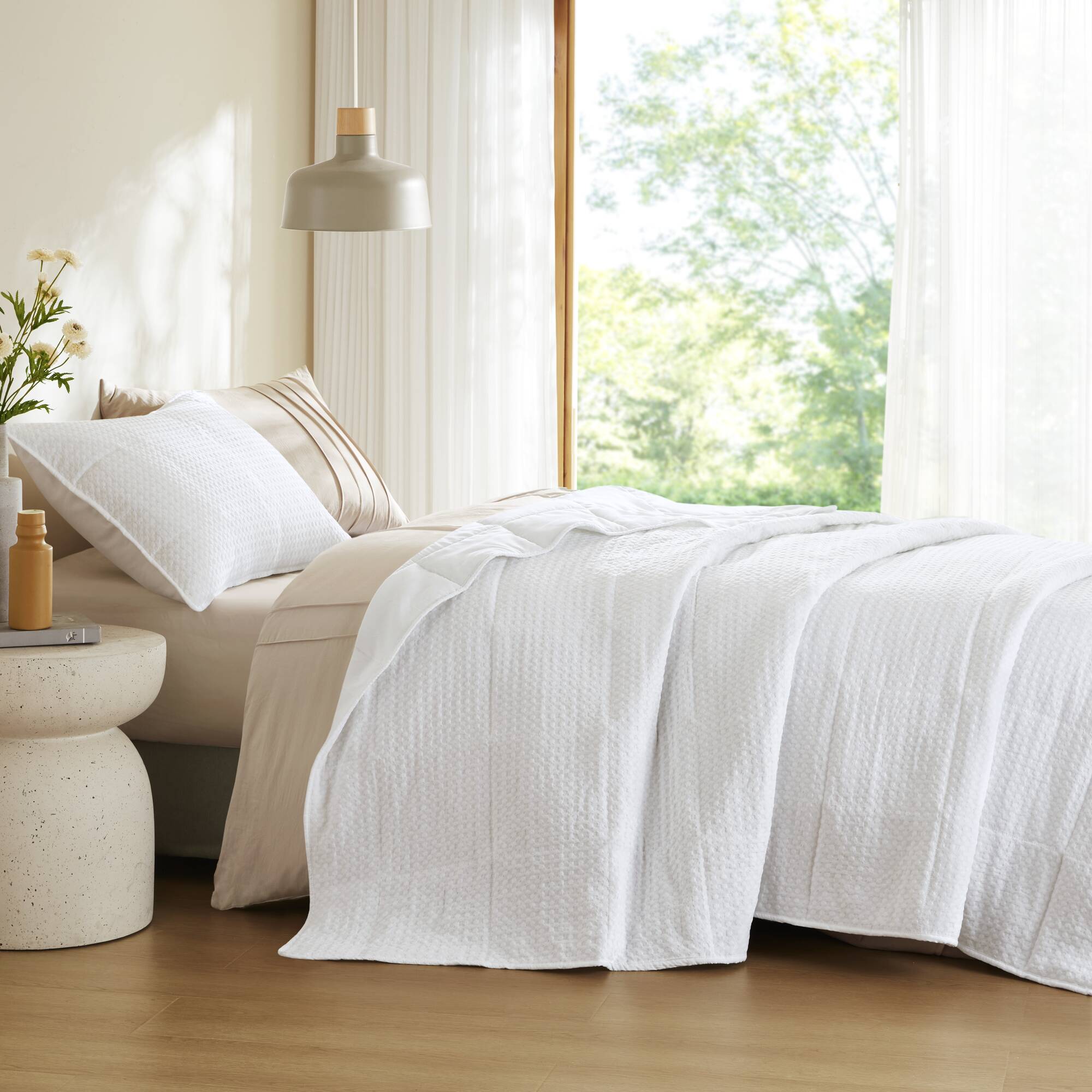 Mina Textured Quilt