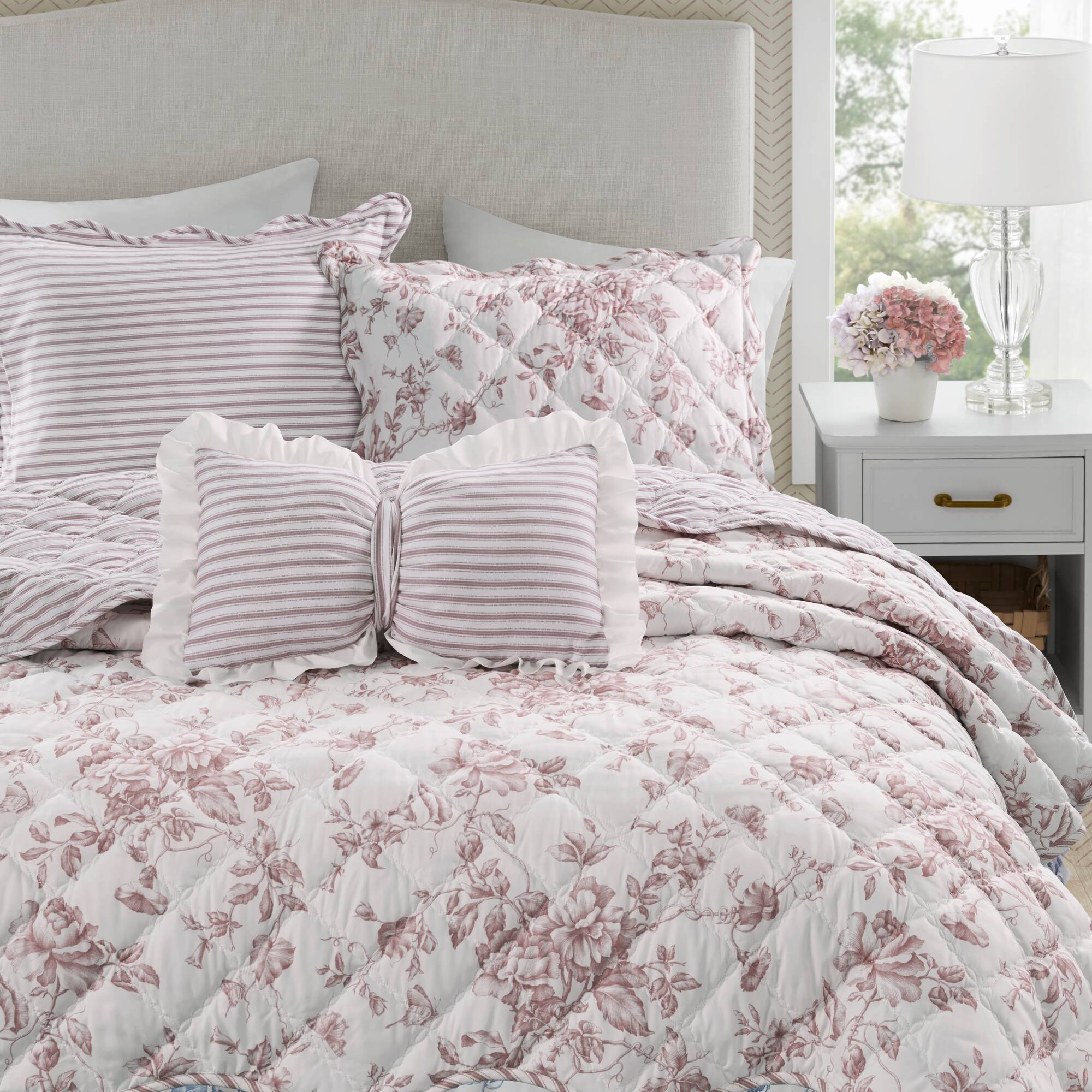 Adele Quilt Set