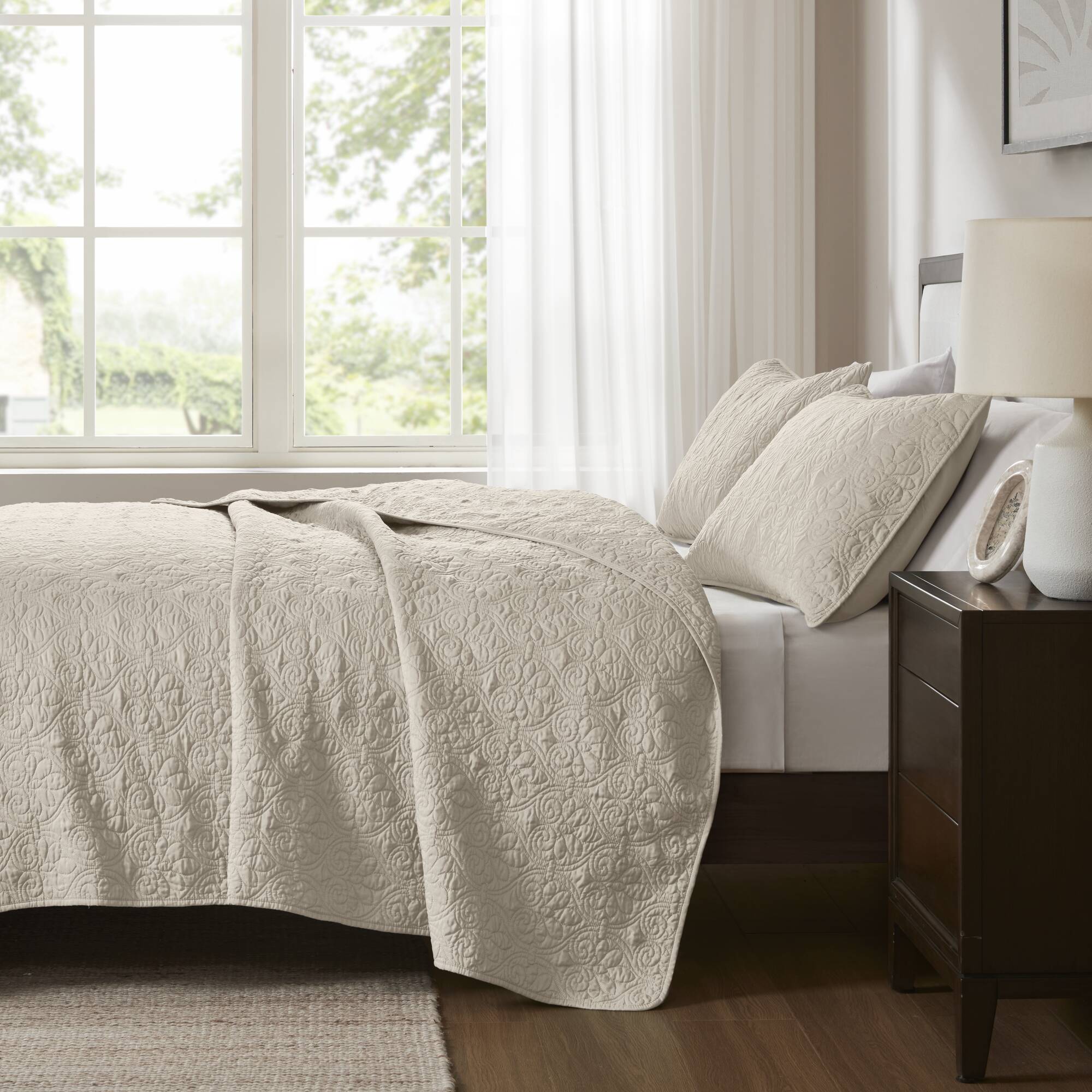 Quebec Reversible Quilt Set