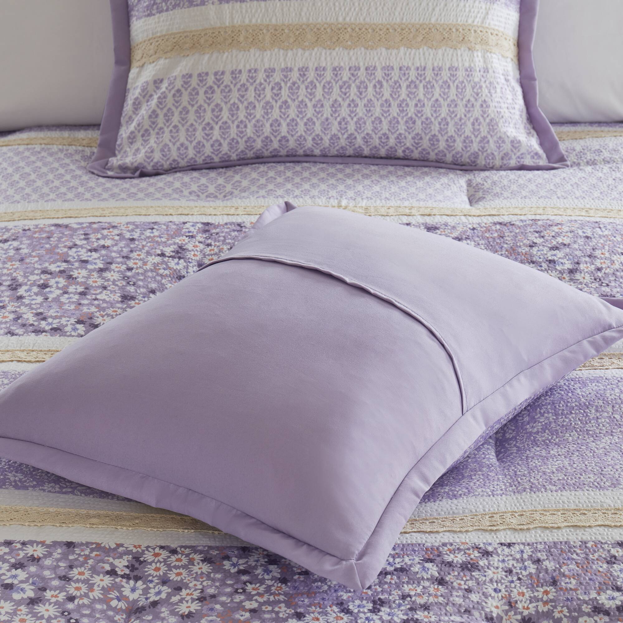 Caralie 5 Piece Seersucker Comforter Set with Throw Pillows