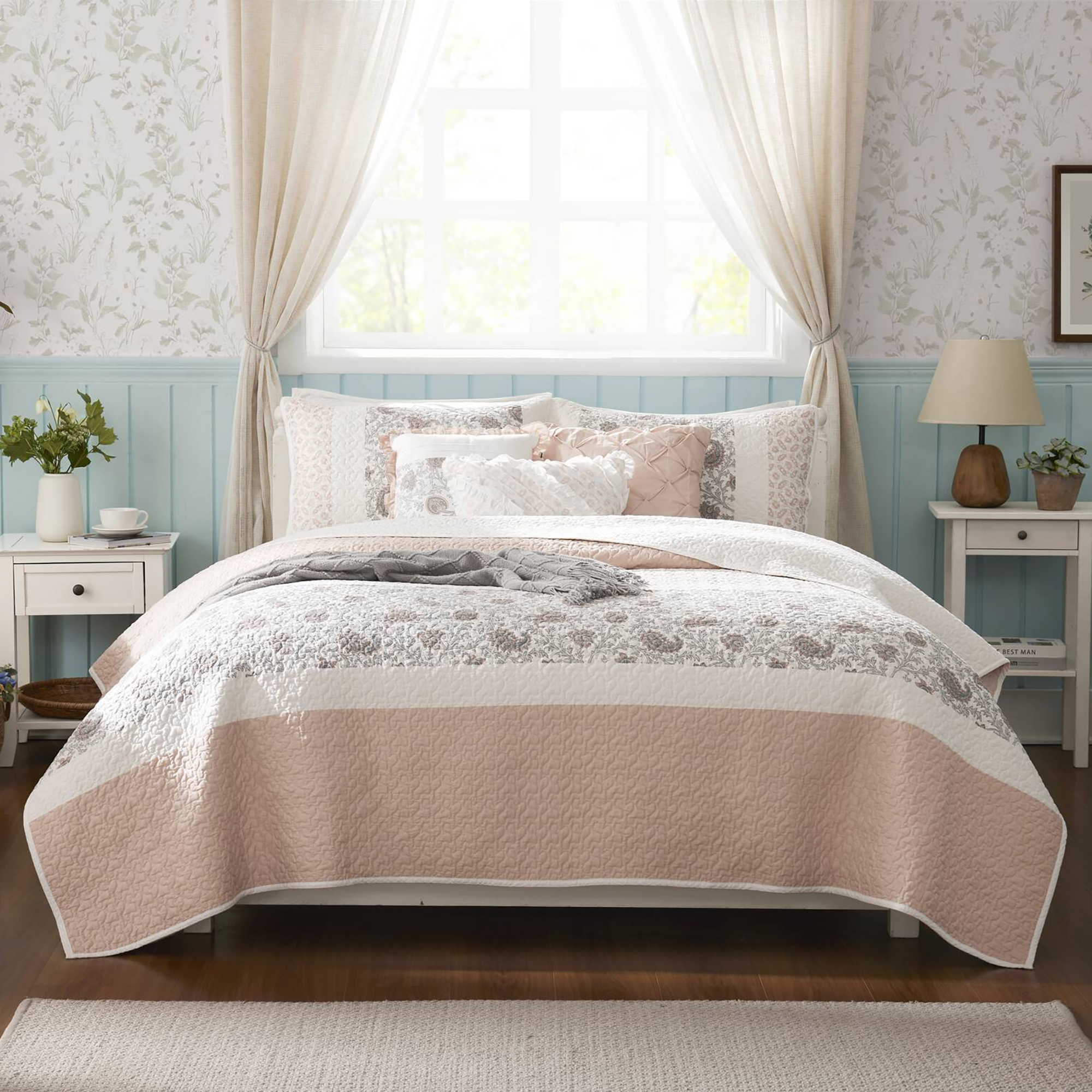 Dawn 6 Piece Cotton Percale Quilt Set with Throw Pillows