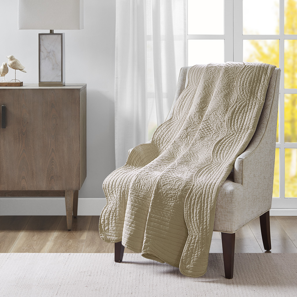 Tuscany Oversized Quilted Throw with Scalloped Edges