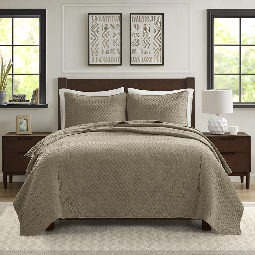 Velvet Touch 3 Piece Luxurious Oversized Quilt Set