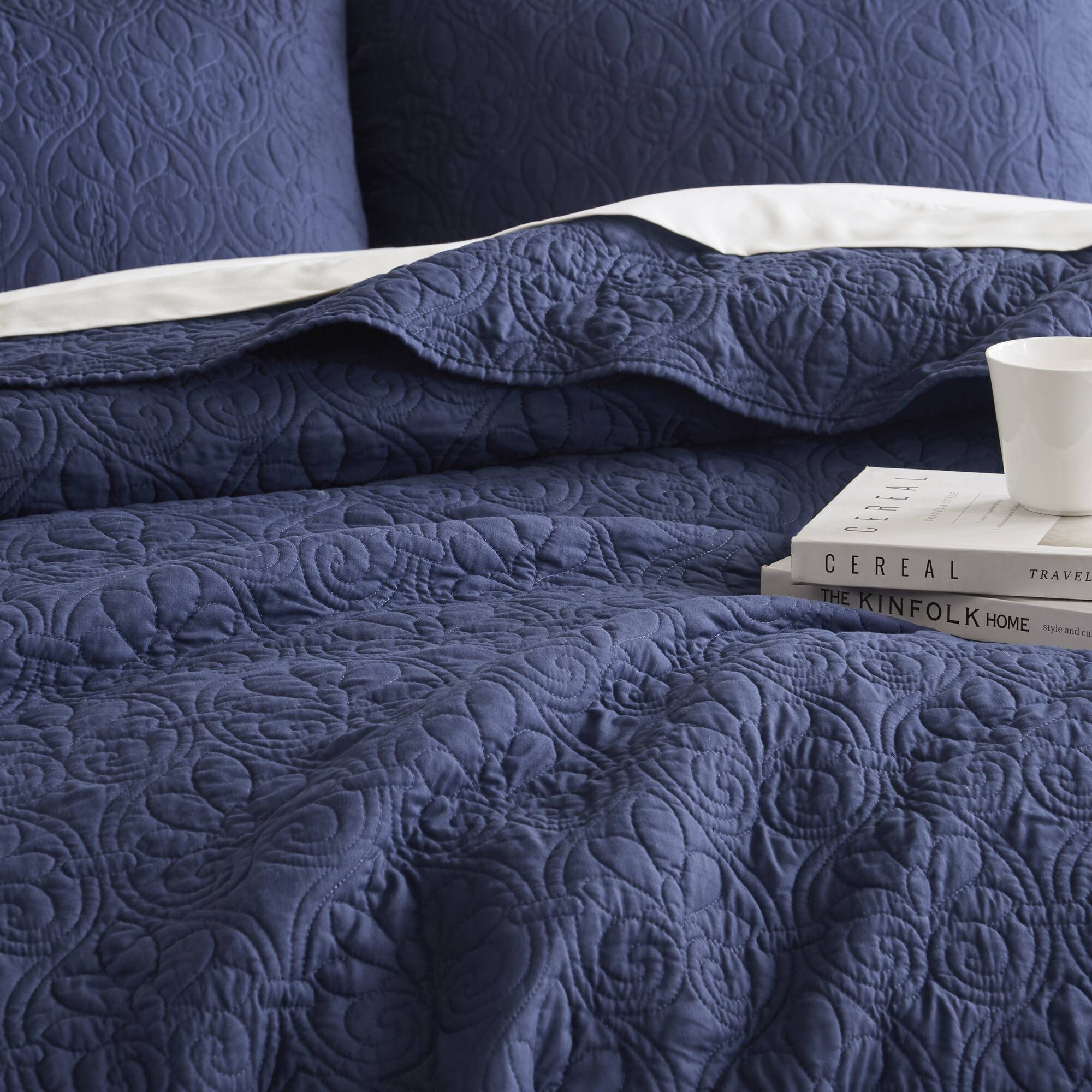 Quebec Reversible Bedspread Set
