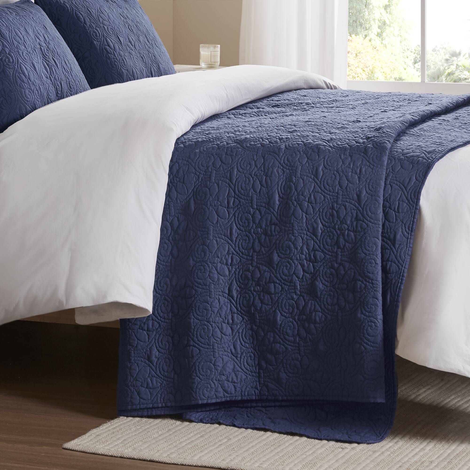 Quebec Reversible Bedspread Set