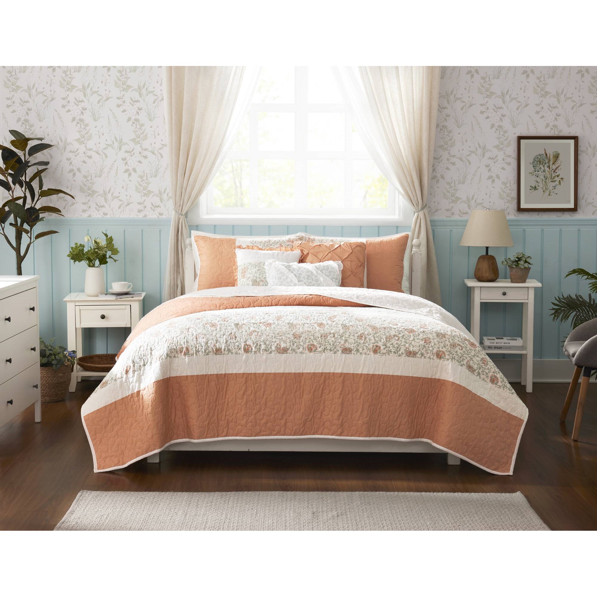 Dawn 6 Piece Cotton Percale Quilt Set with Throw Pillows