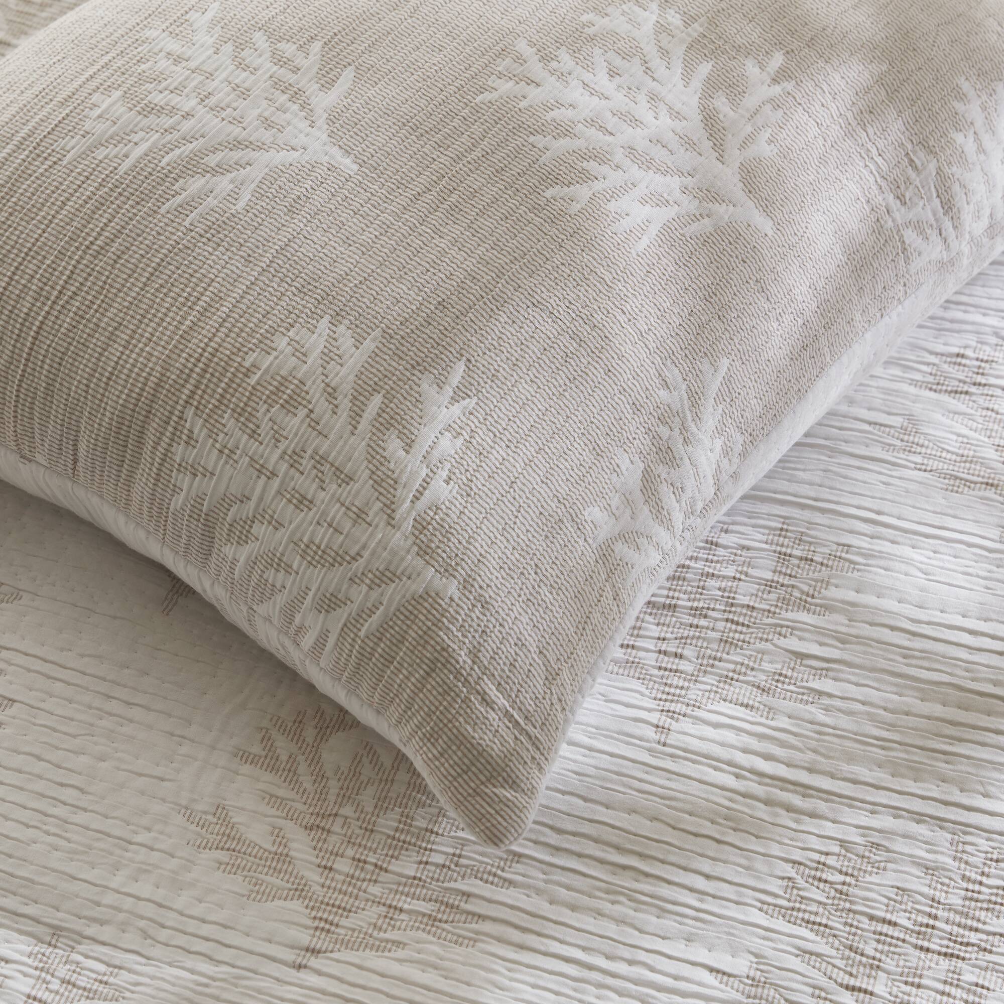 Mia Coral 3 Piece Quilt Mini Set