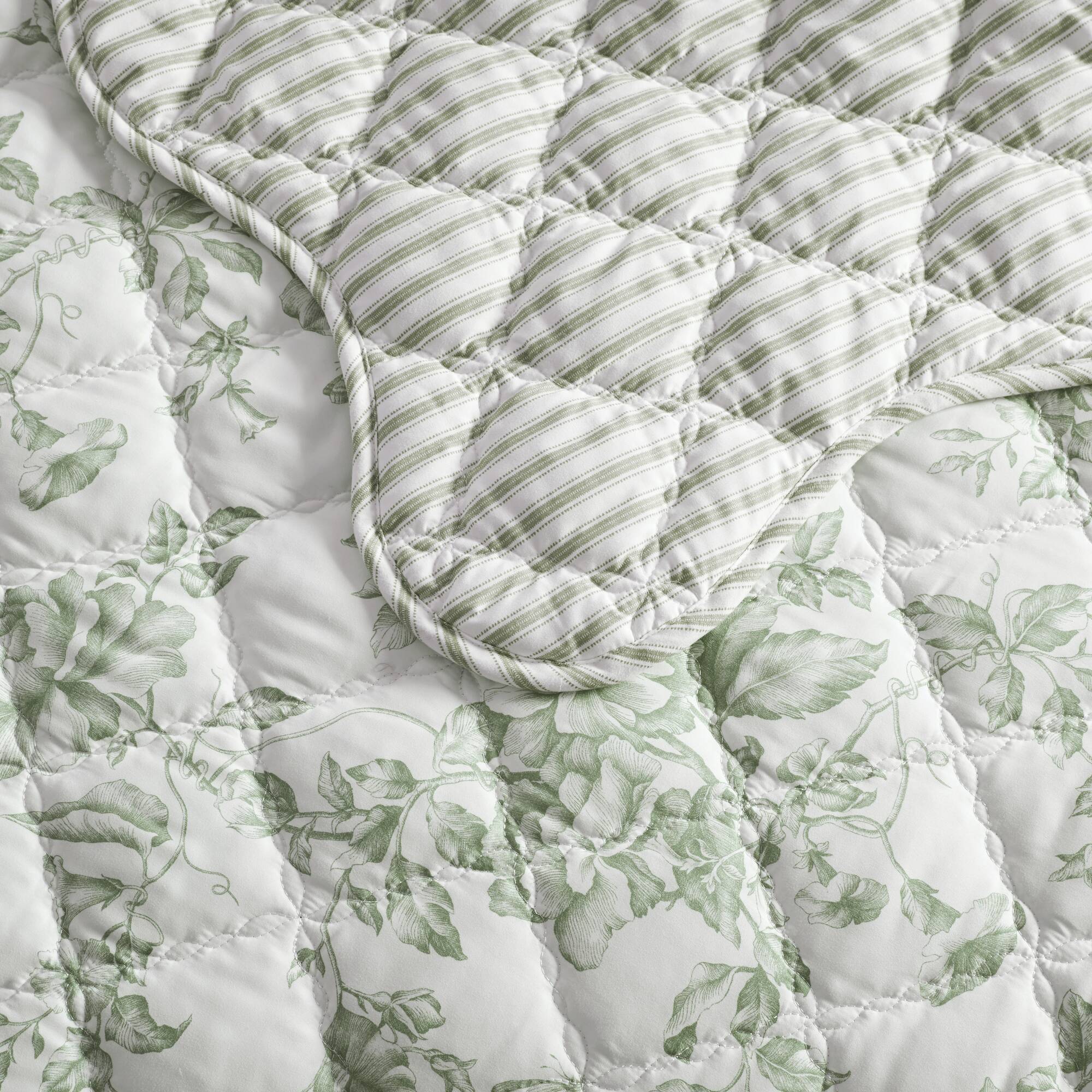 Adele Quilt Set