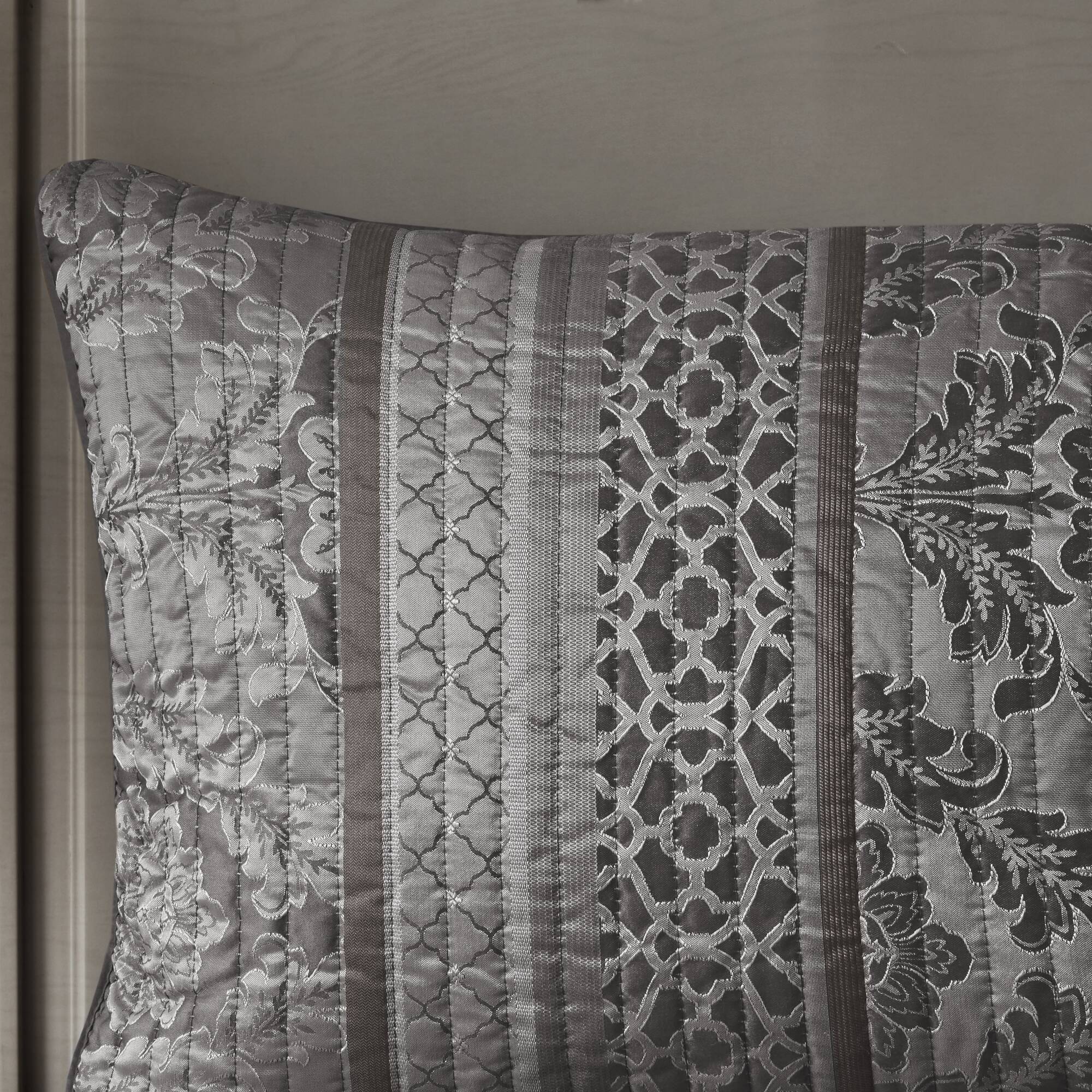 Bellagio 6 Piece Jacquard Quilt Set with Throw Pillows