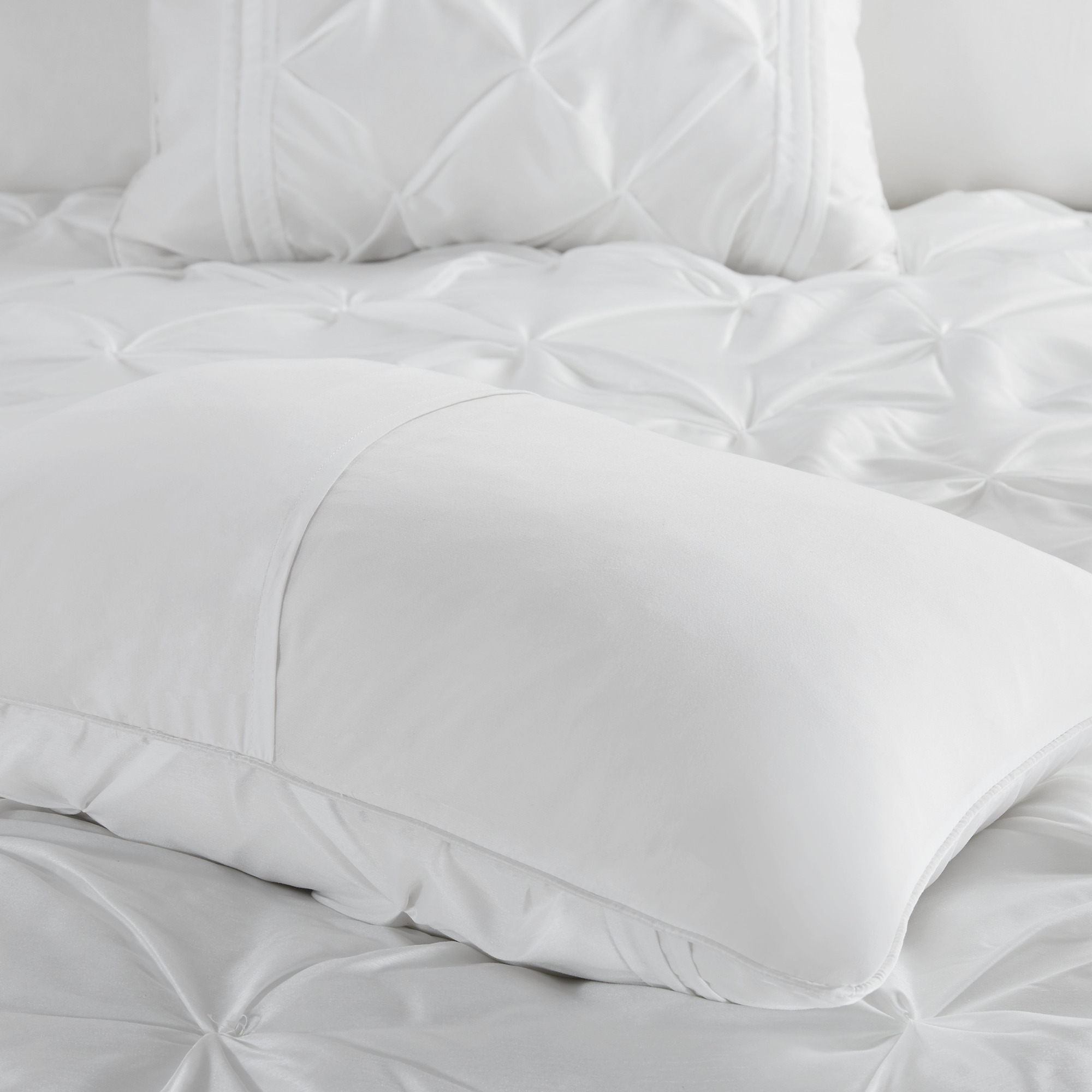 Laurel 100% Polyester Pieced Pleated 7pcs Tufted Comforter Set