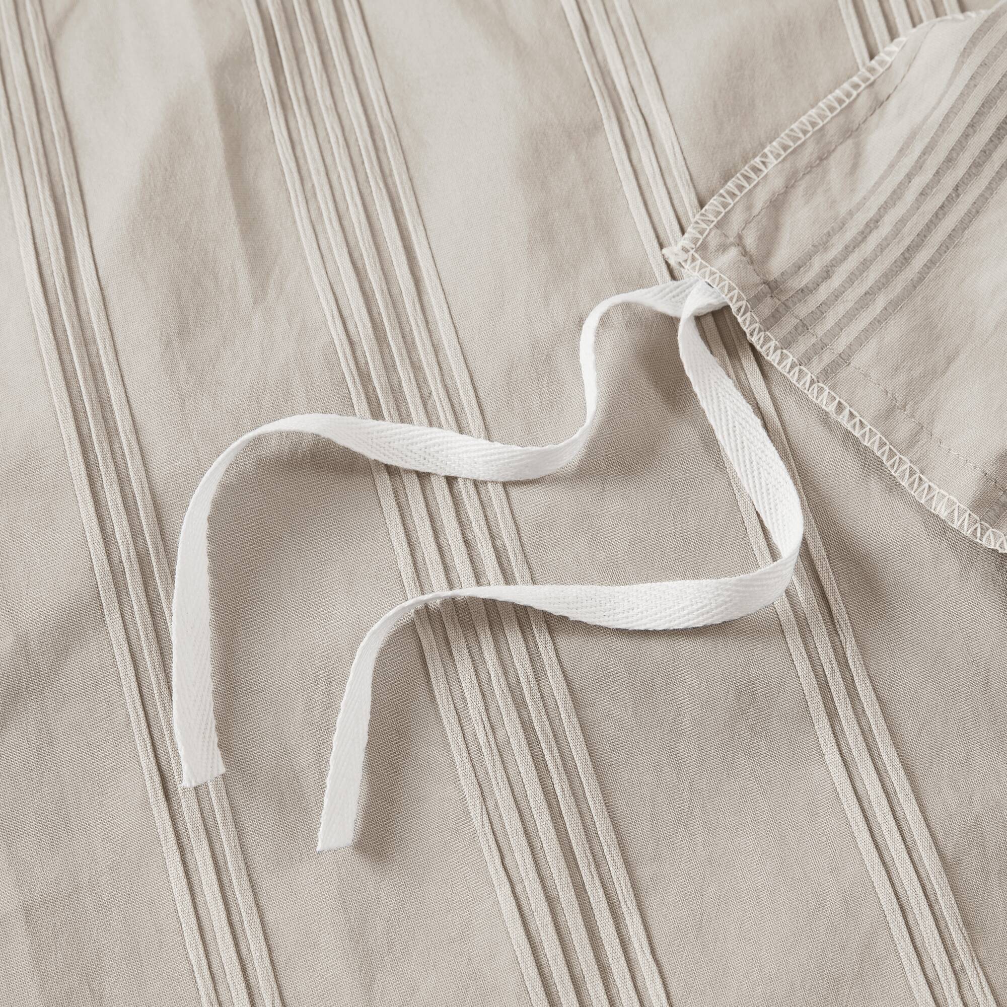 Logan Striped Reversible Pintuck Pleated Duvet Set