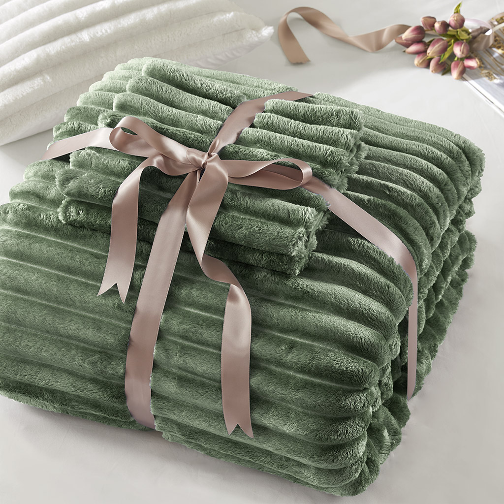 Avril Fluffy Ribbed Plush Comforter Set