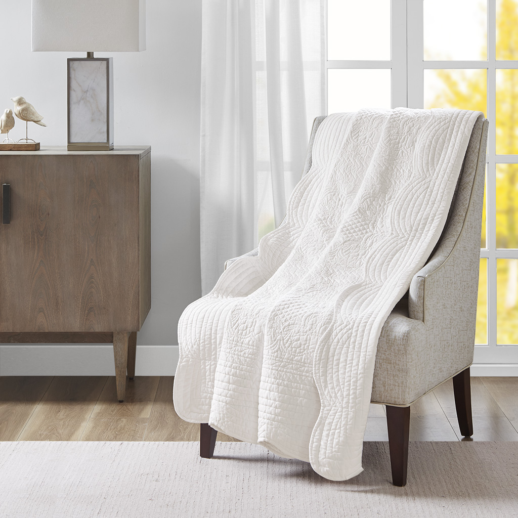 Tuscany Oversized Quilted Throw with Scalloped Edges