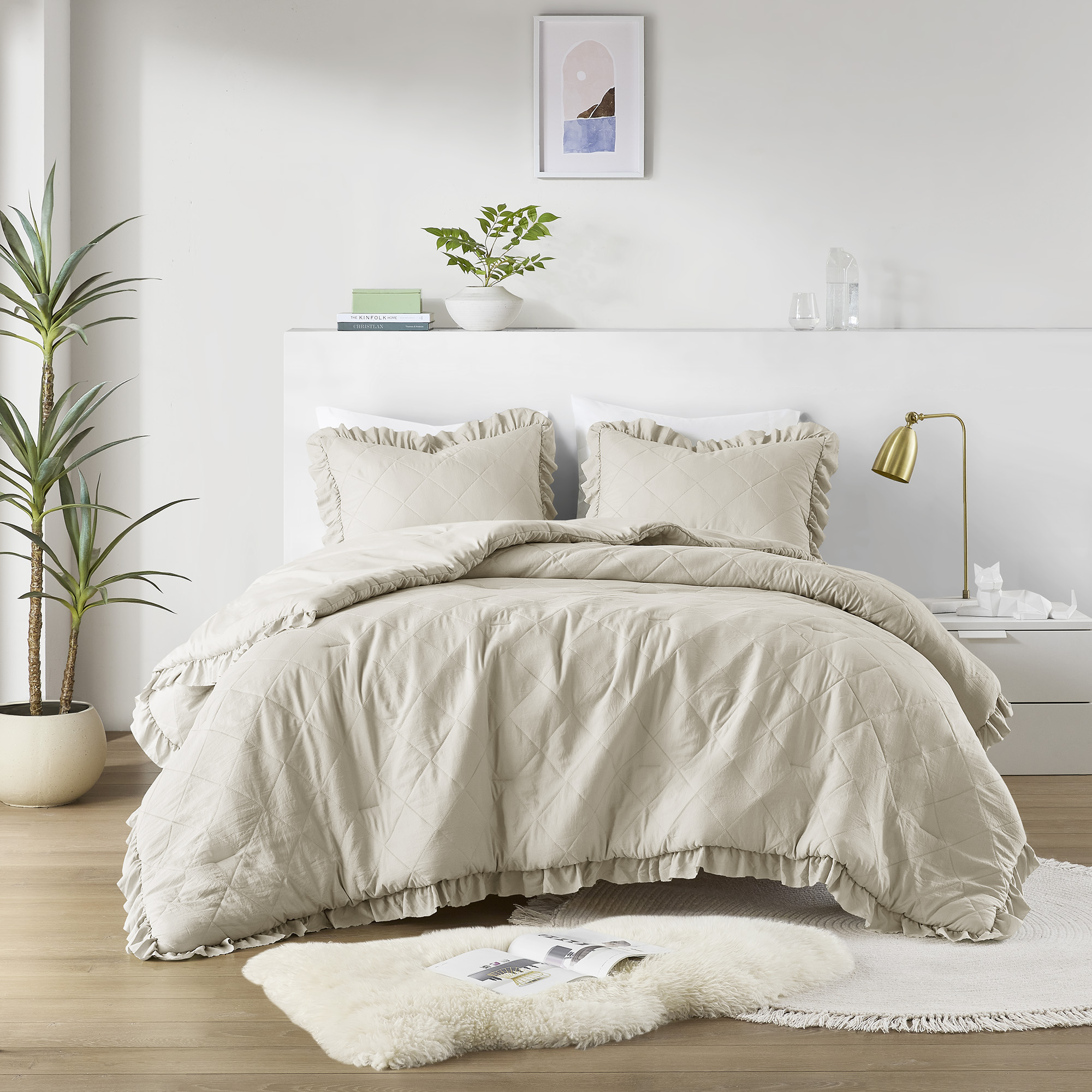 Hannah Diamond Quilted Ruffle Edge Comforter Set