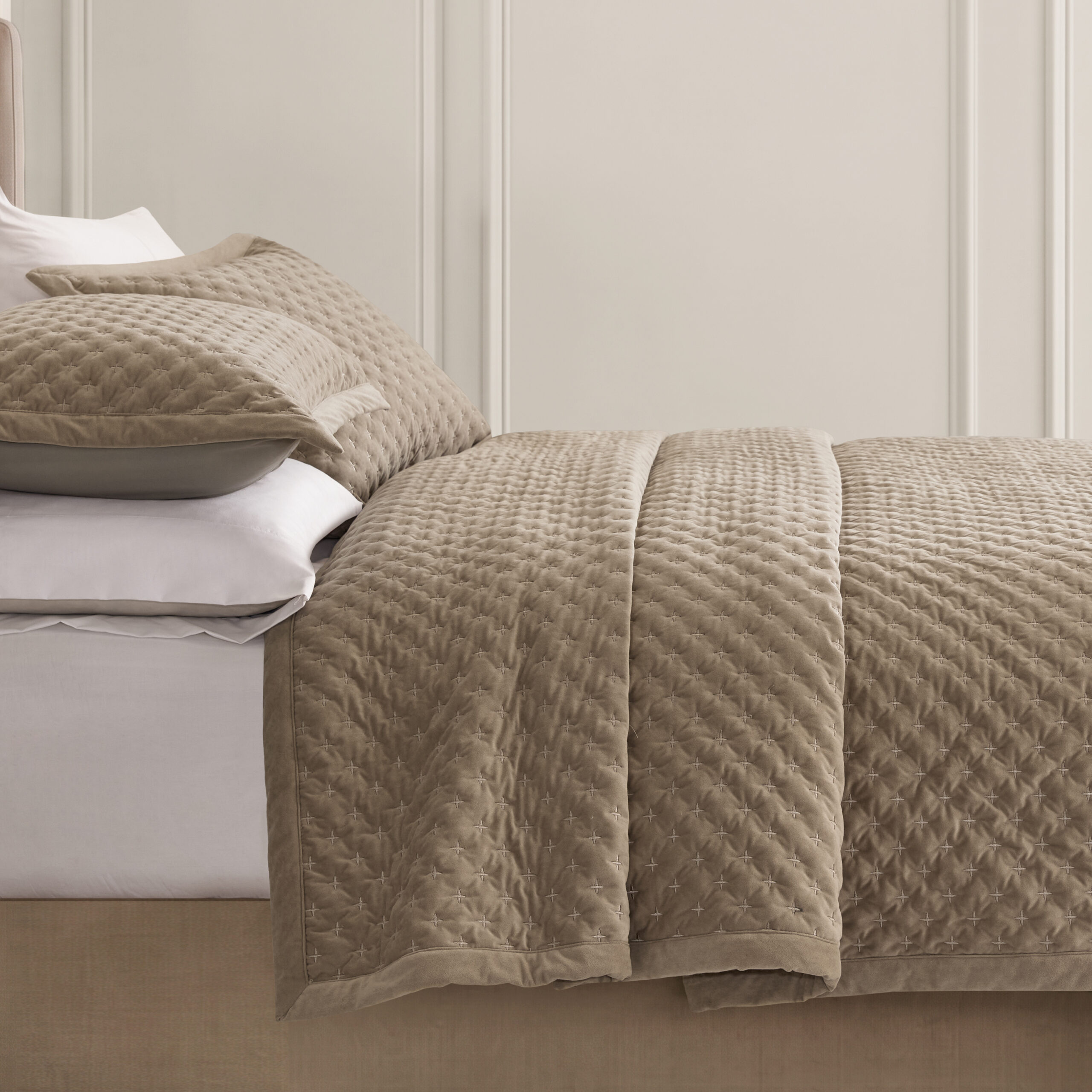 Charleston Velvet Coverlet Mini Set