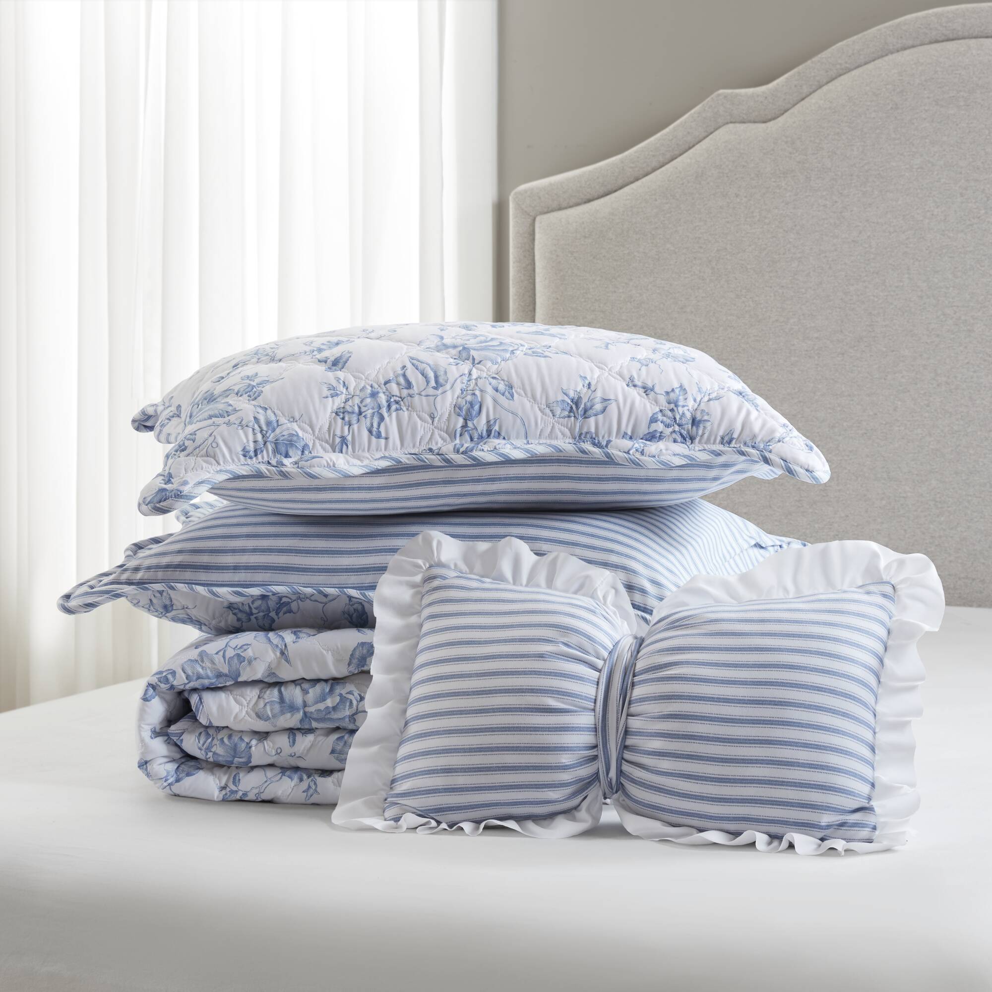 Adele Quilt Set