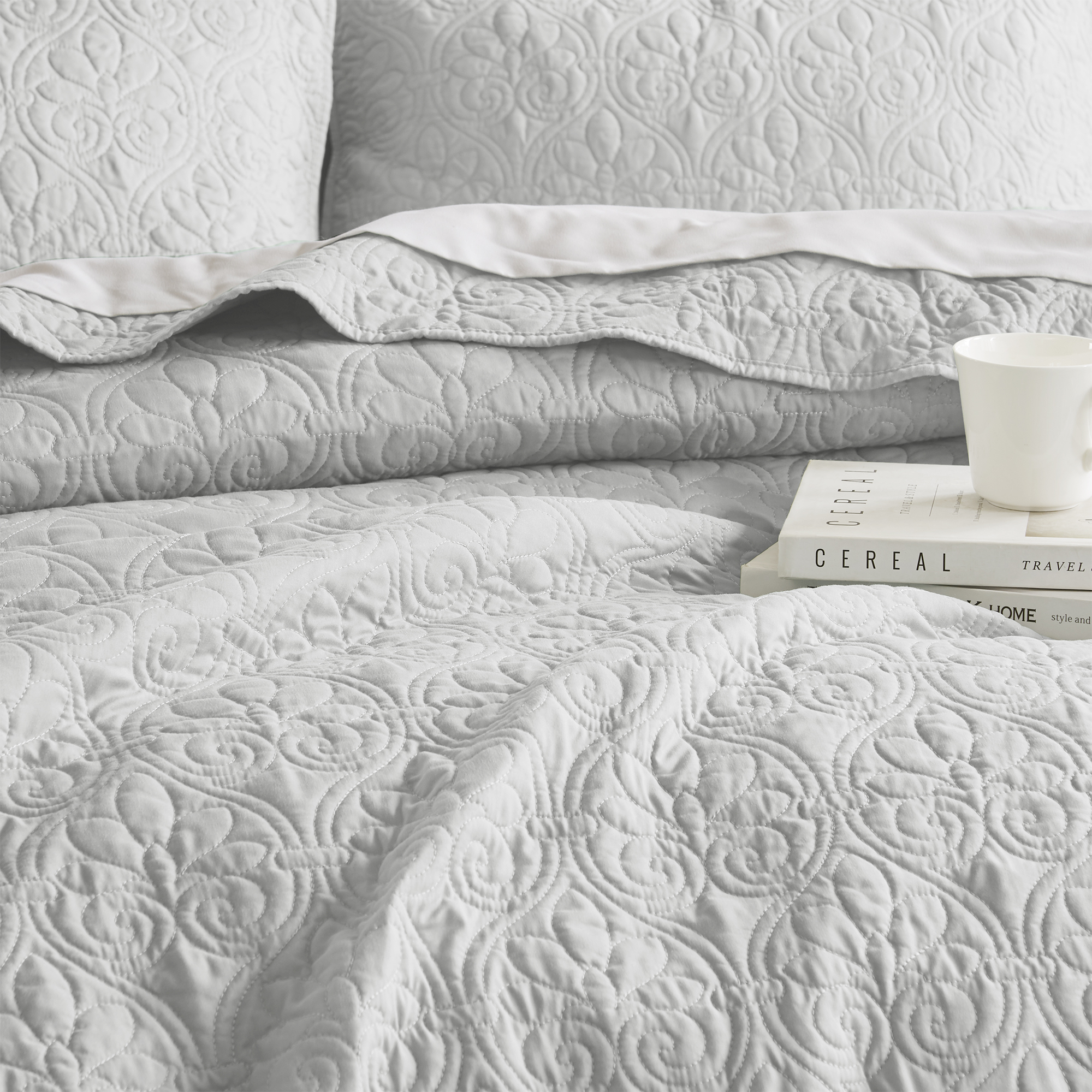 Quebec Reversible Bedspread Set