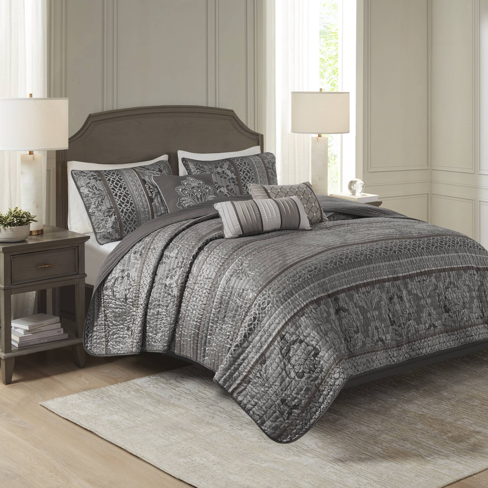 Bellagio 6 Piece Jacquard Quilt Set with Throw Pillows