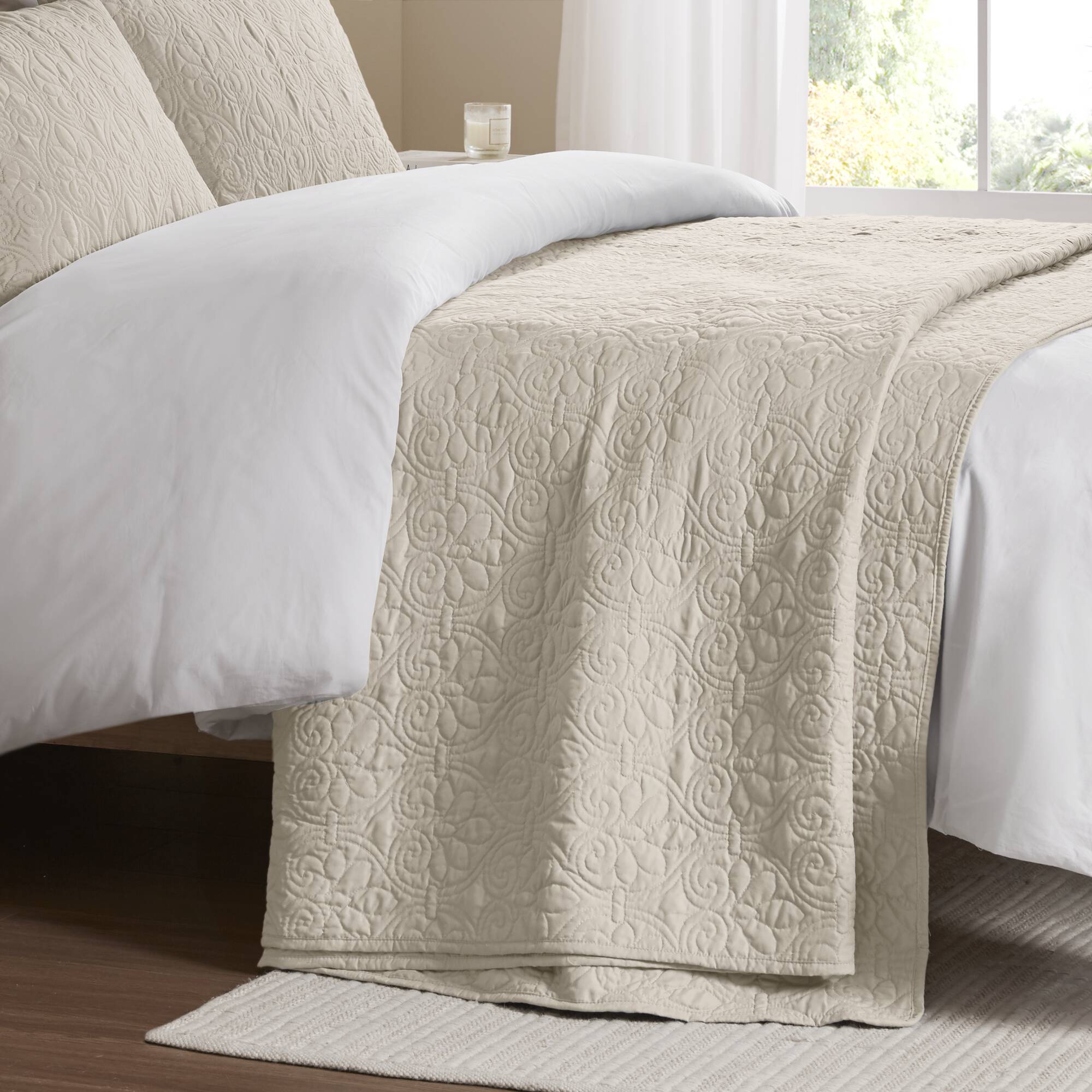 Quebec Reversible Bedspread Set