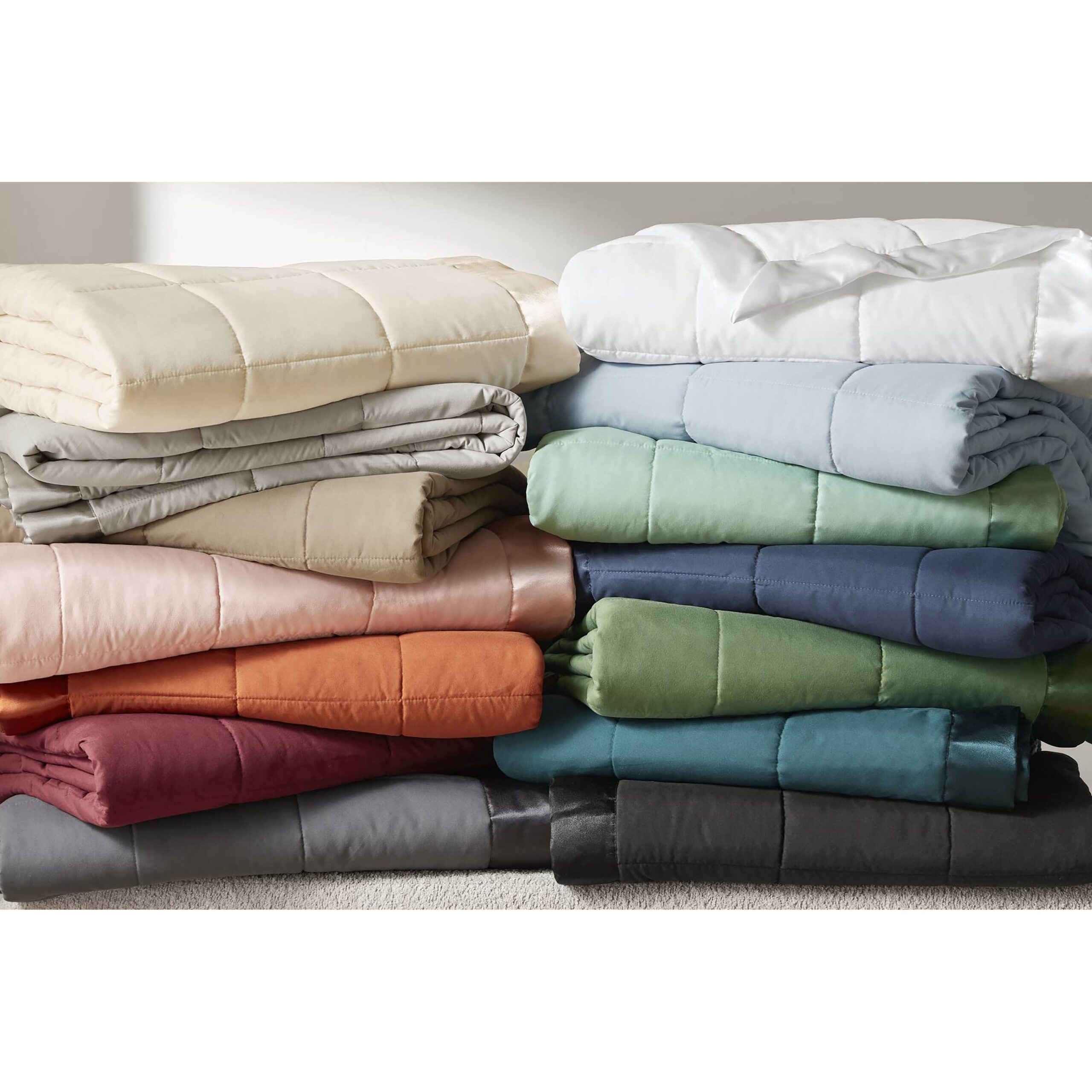 Windom Lightweight Down Alternative Blanket with Satin Trim