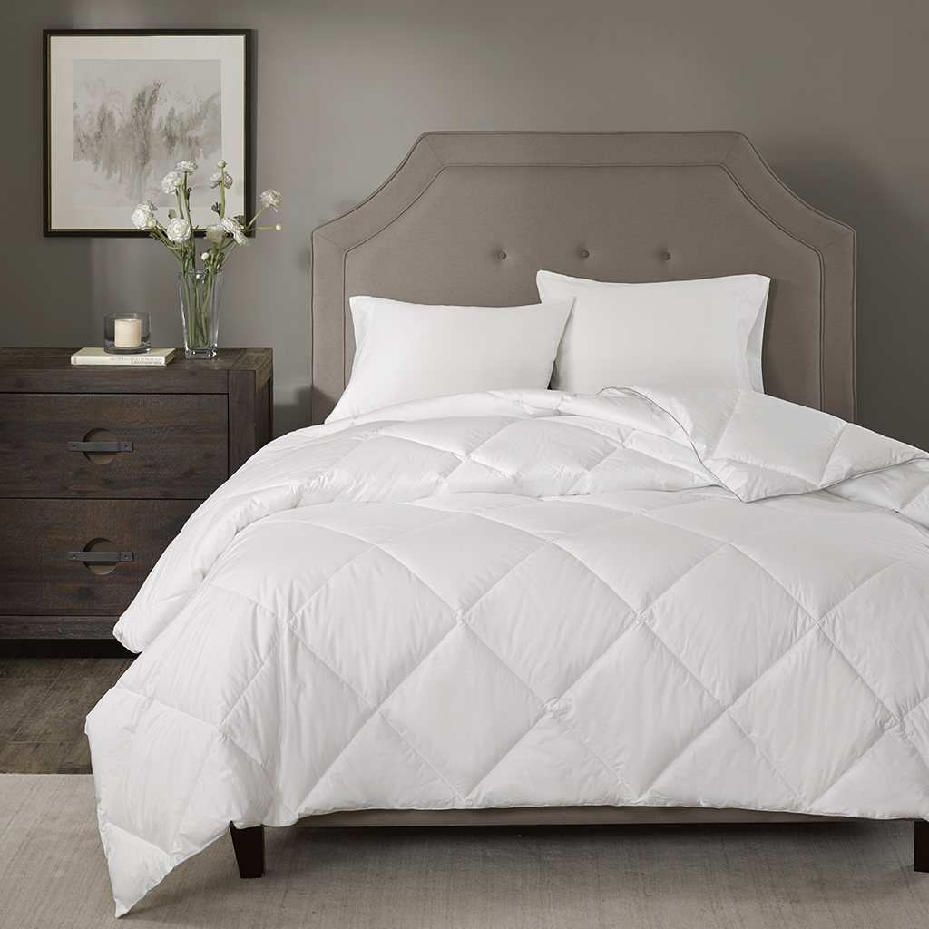 1000 TC Cotton Blend Quilted Down Alt Comforter