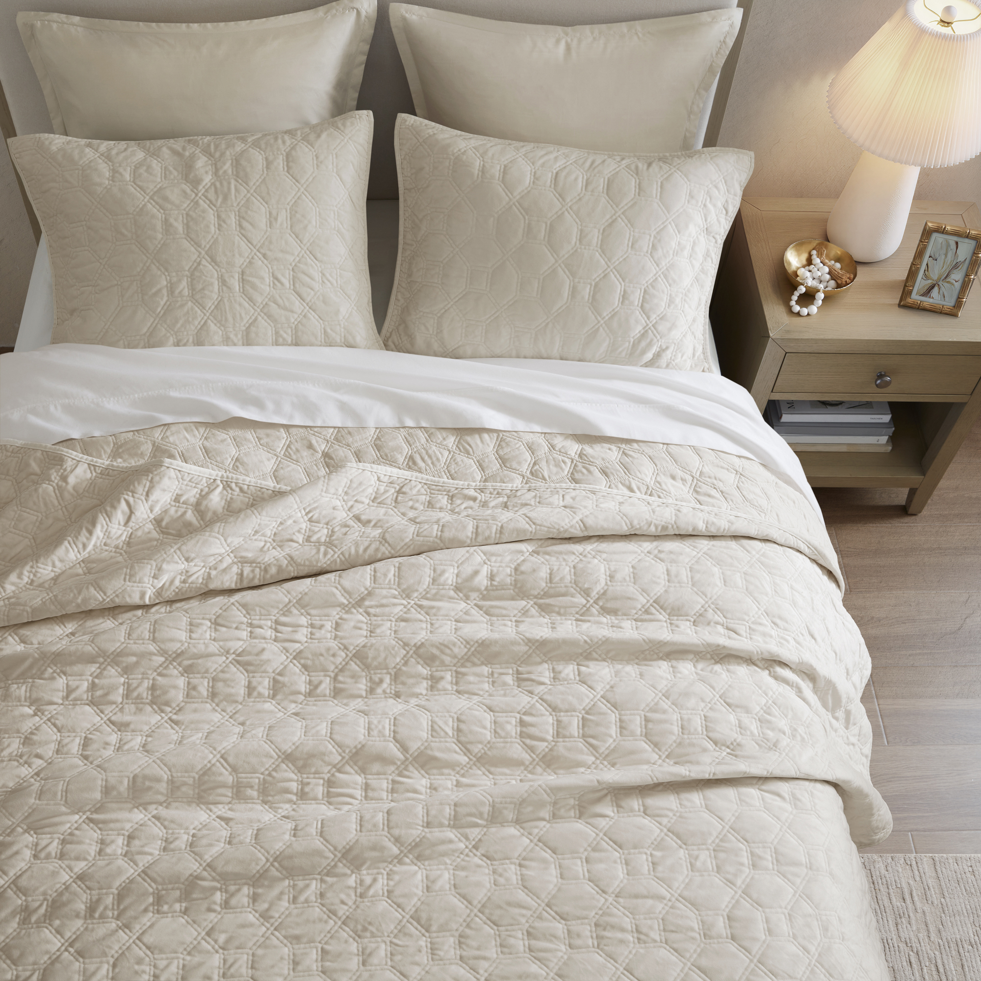 Harper 3 Piece Velvet Quilt Set