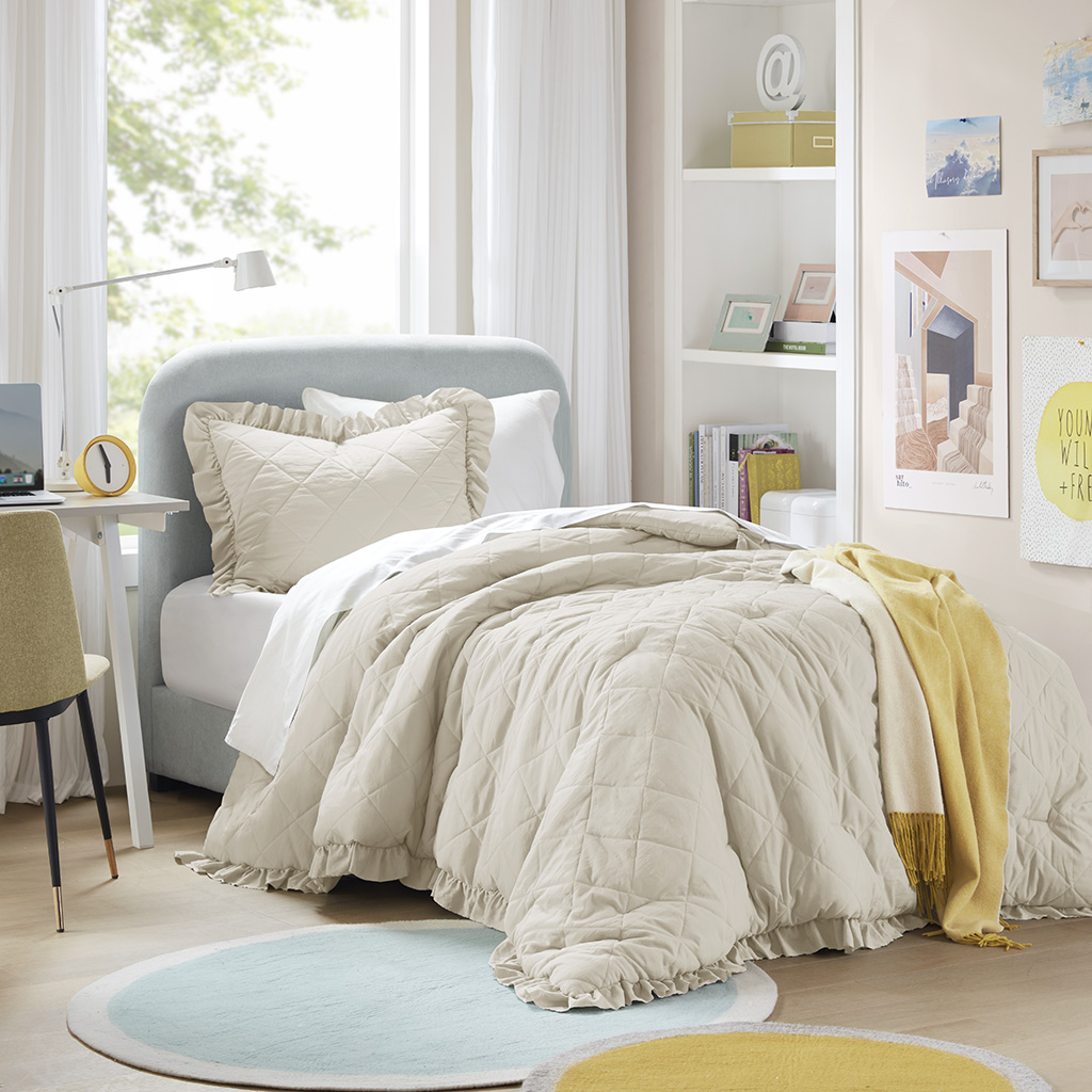Hannah Diamond Quilted Ruffle Edge Comforter Set