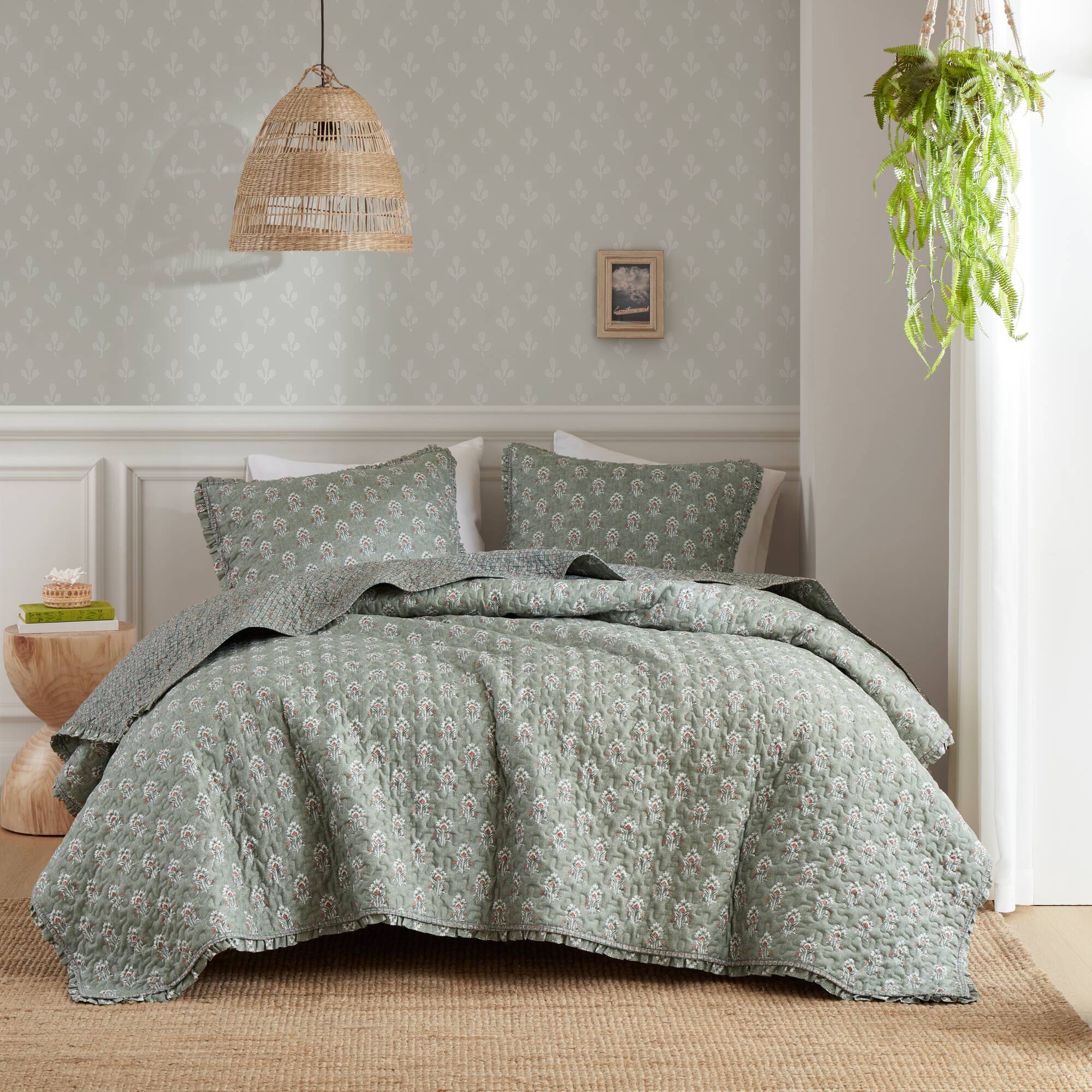 Linwood Ruffle Printed Quilt Set