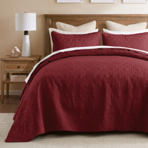 Quebec Reversible Bedspread Set from Madison Park in  Red. Quebec Reversible Bedspread Set from Madison Park in  Red. Quebec Reversible Bedspread Set from Madison Park in  Red. Quebec Reversible Bedspread Set from Madison Park in  Red. Quebec Reversible Bedspread Set from Madison Park in  Red.