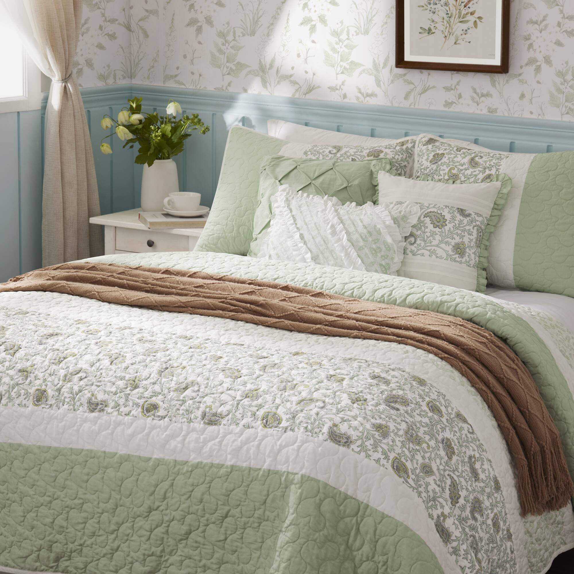 Dawn 6 Piece Cotton Percale Quilt Set with Throw Pillows