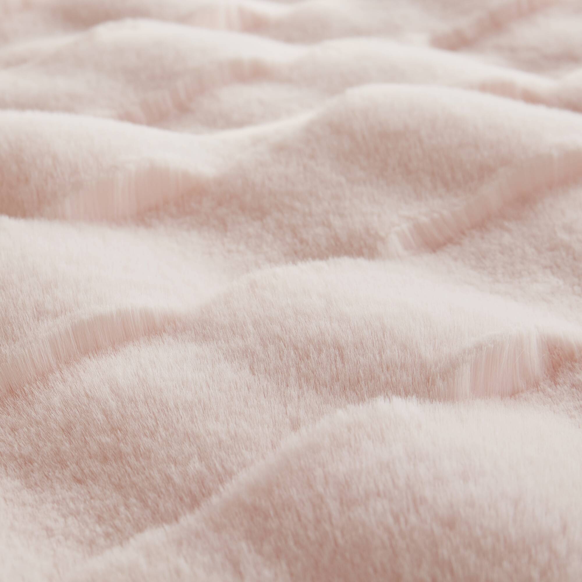 Vivienne Faux Fur Throw