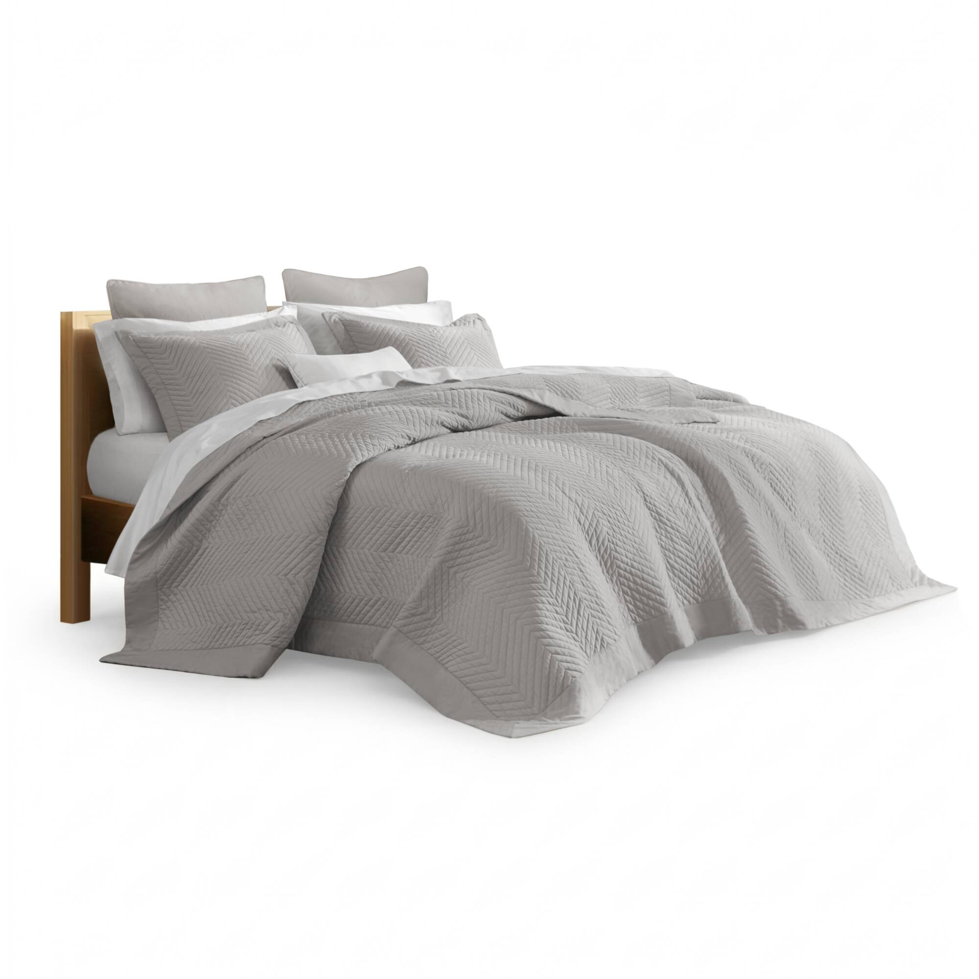 Liam Hotel 3 Piece Cotton Quilt Set