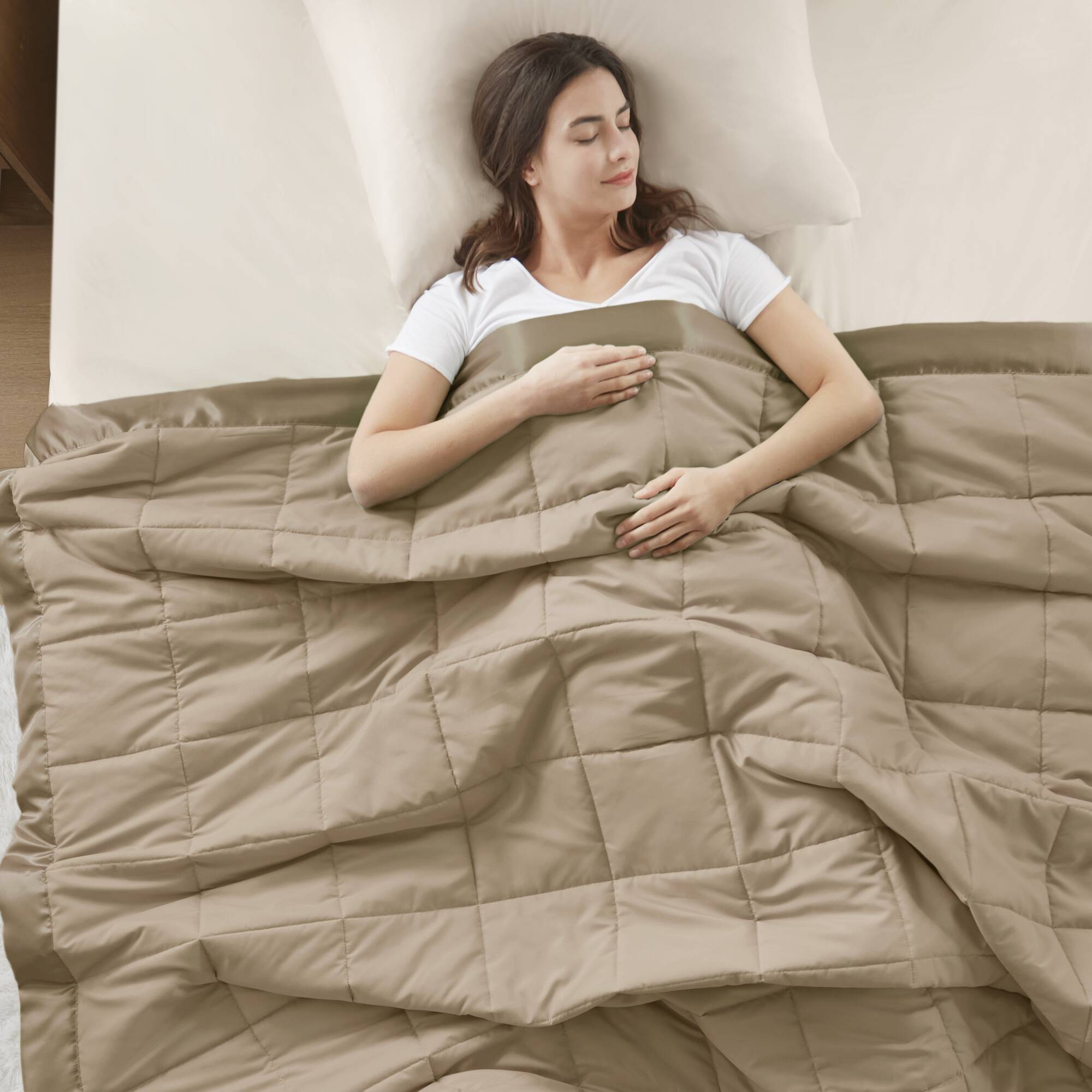 Windom Lightweight Down Alternative Blanket with Satin Trim